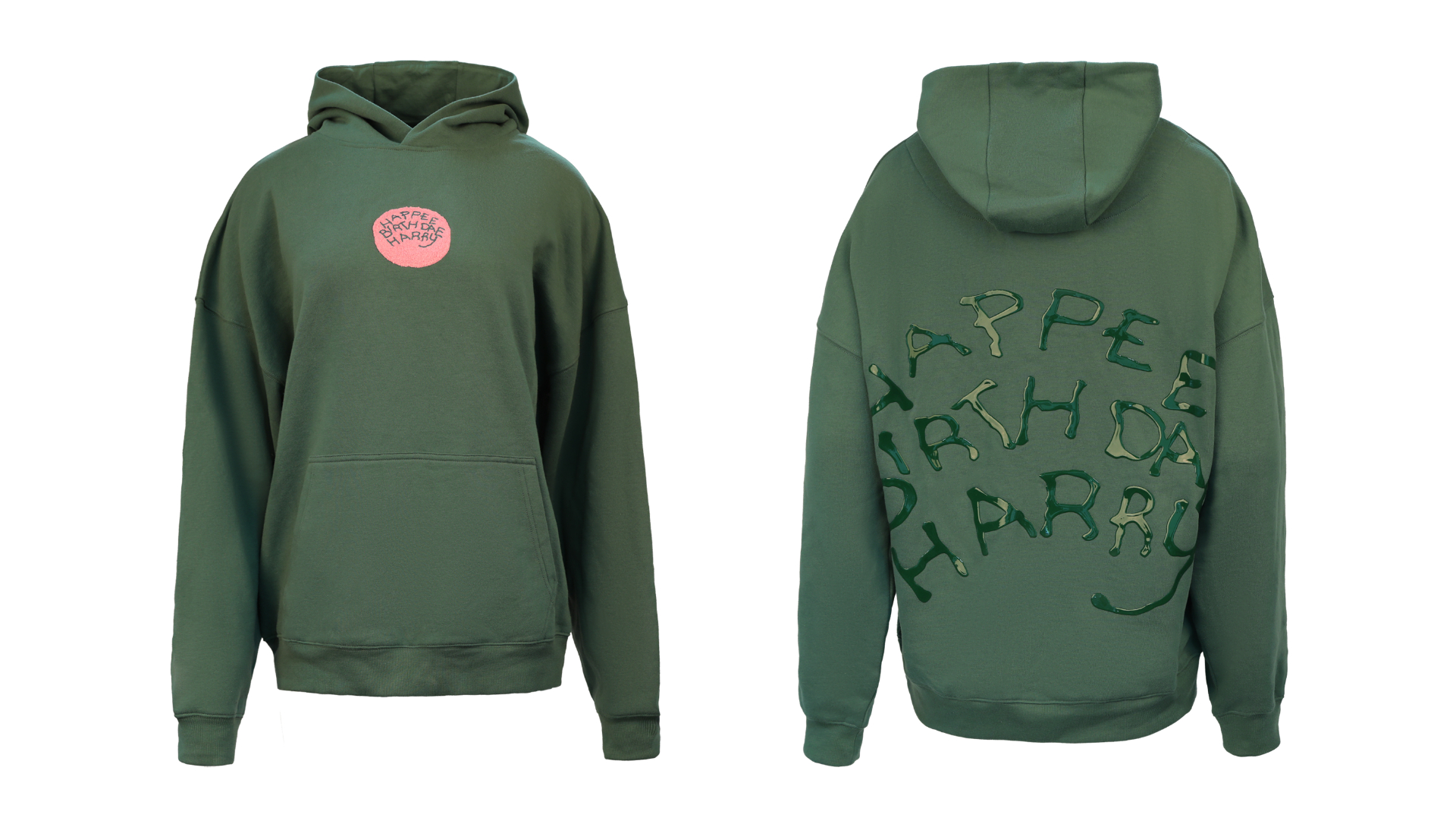 「パーカー」XS~XLサイズ。バッグには「HAPPEE BIRTHDAE HARRY」の文字を、胸元にはハグリッドが誇らしげに差し出した手作りバースデーケーキをプリント