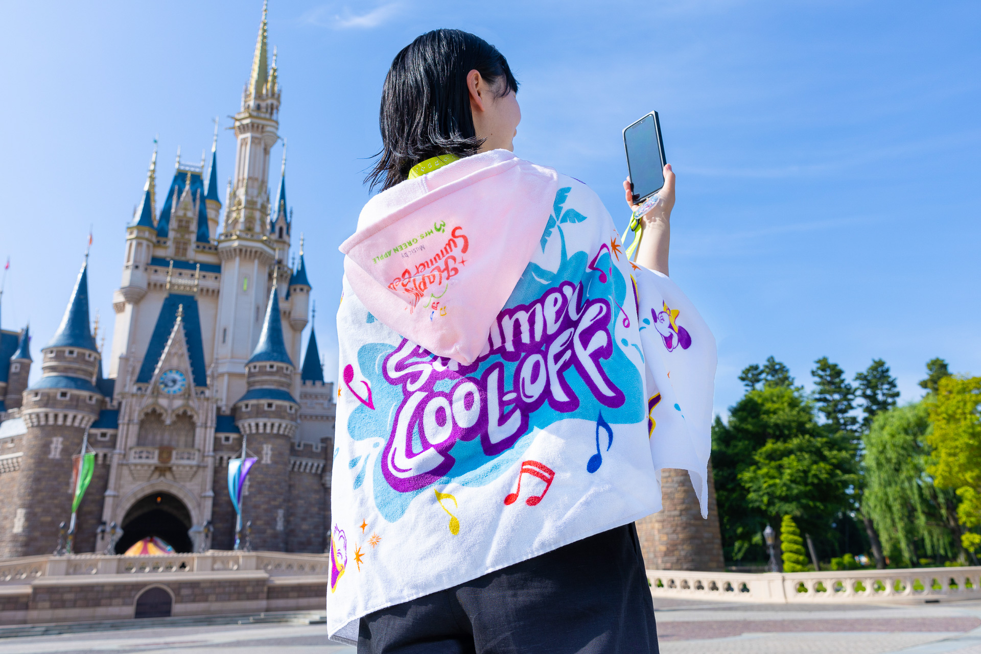 東京ディズニーリゾートが「Mrs. GREEN APPLE」とのコラボアイテム詳細を発表