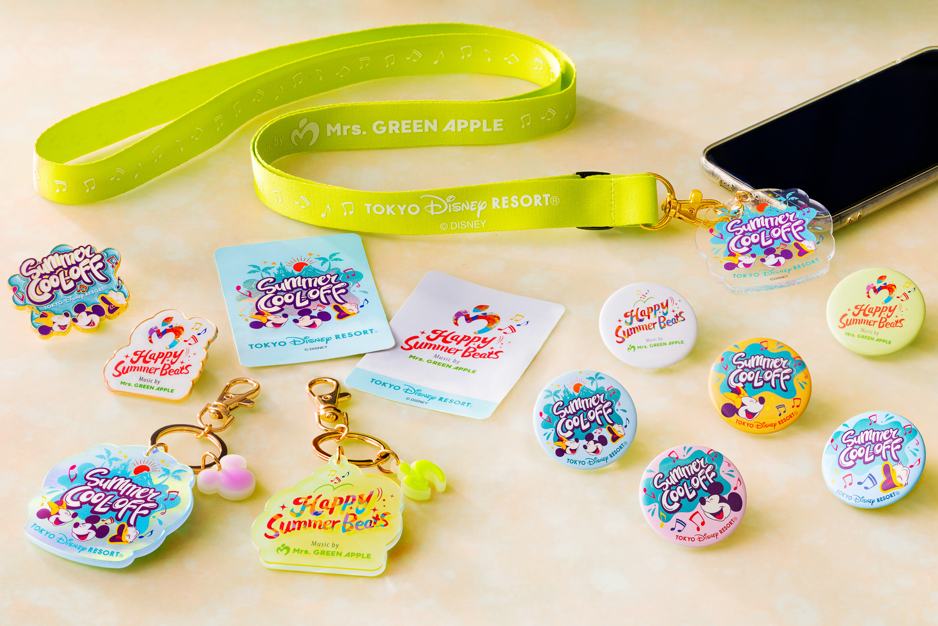 ブラインドアイテムや、夜に楽しい光るアイテムも発売