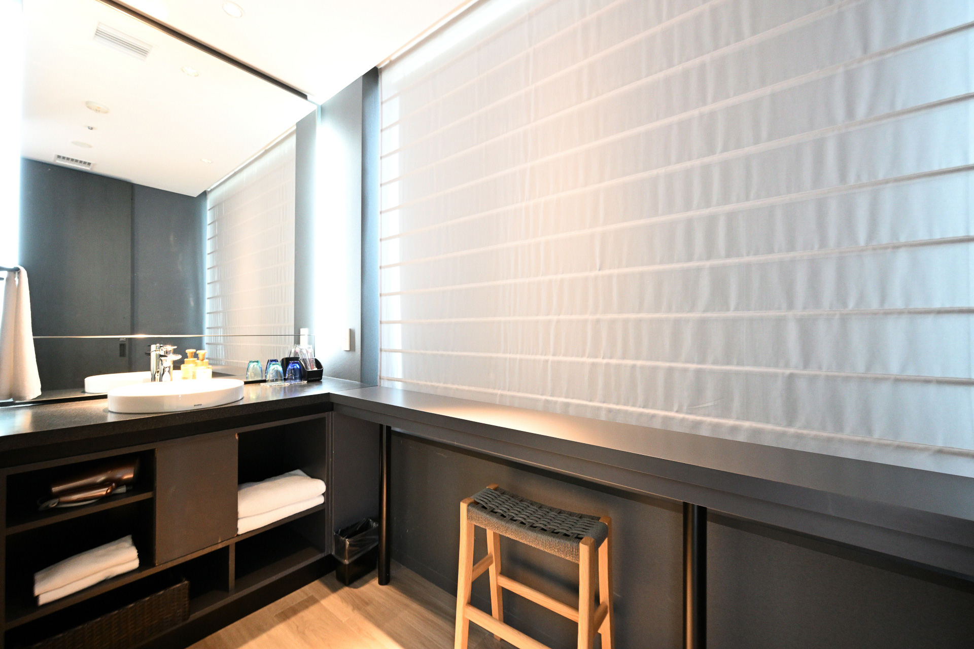 広々とした洗面台