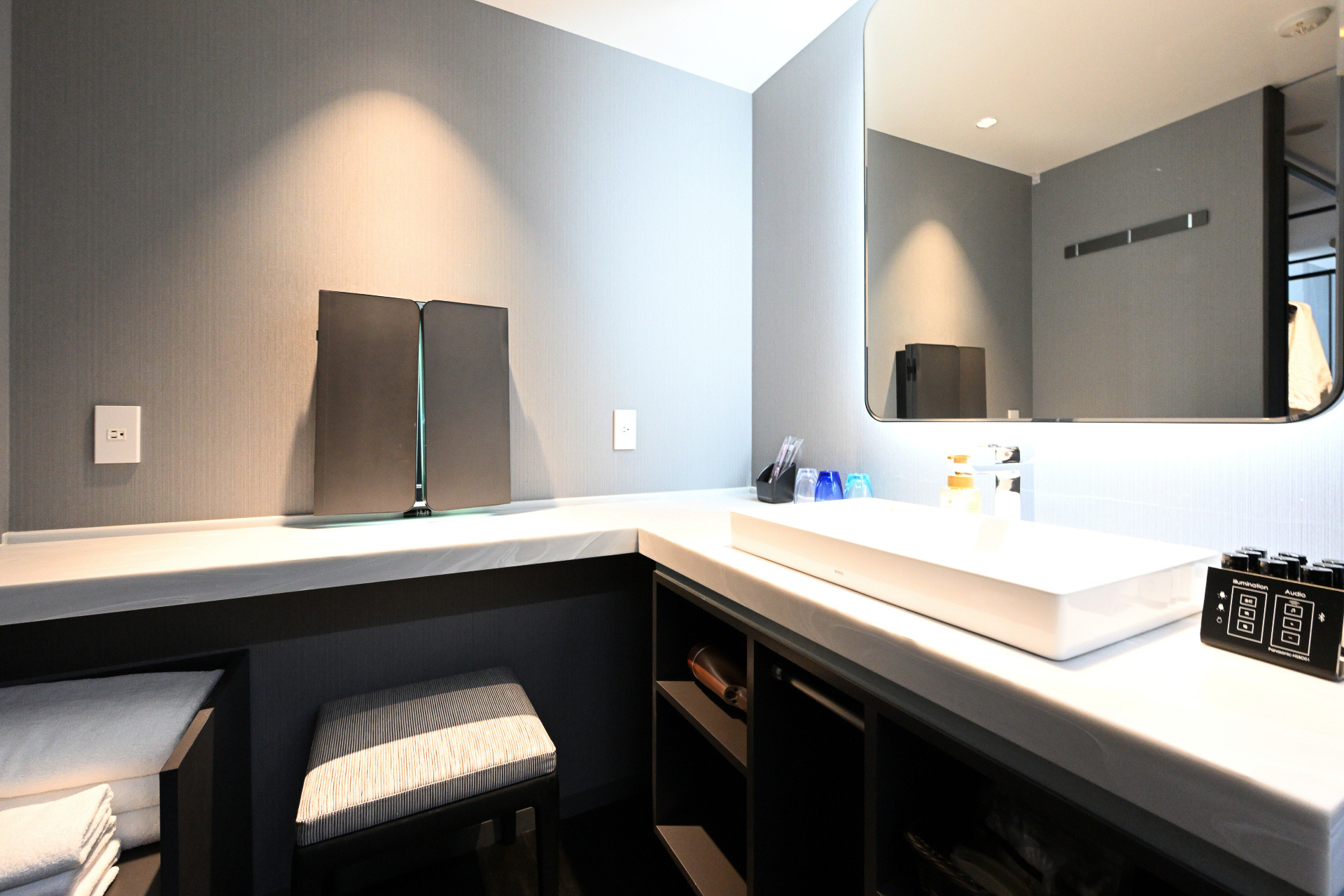 広々とした洗面台や独立浴室を完備