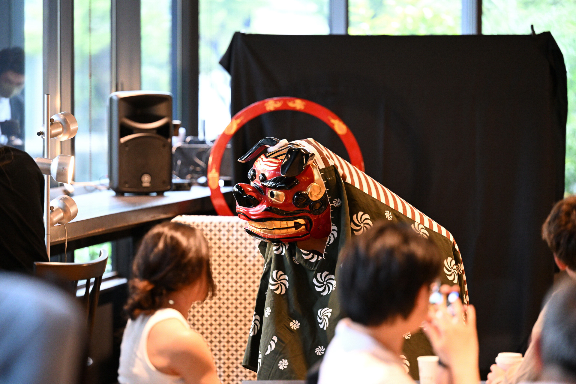 6月12日から新たに始まった「INTERGATE Welcome Performance」。大阪の伝統芸能などに触れることができるパフォーマンスだ