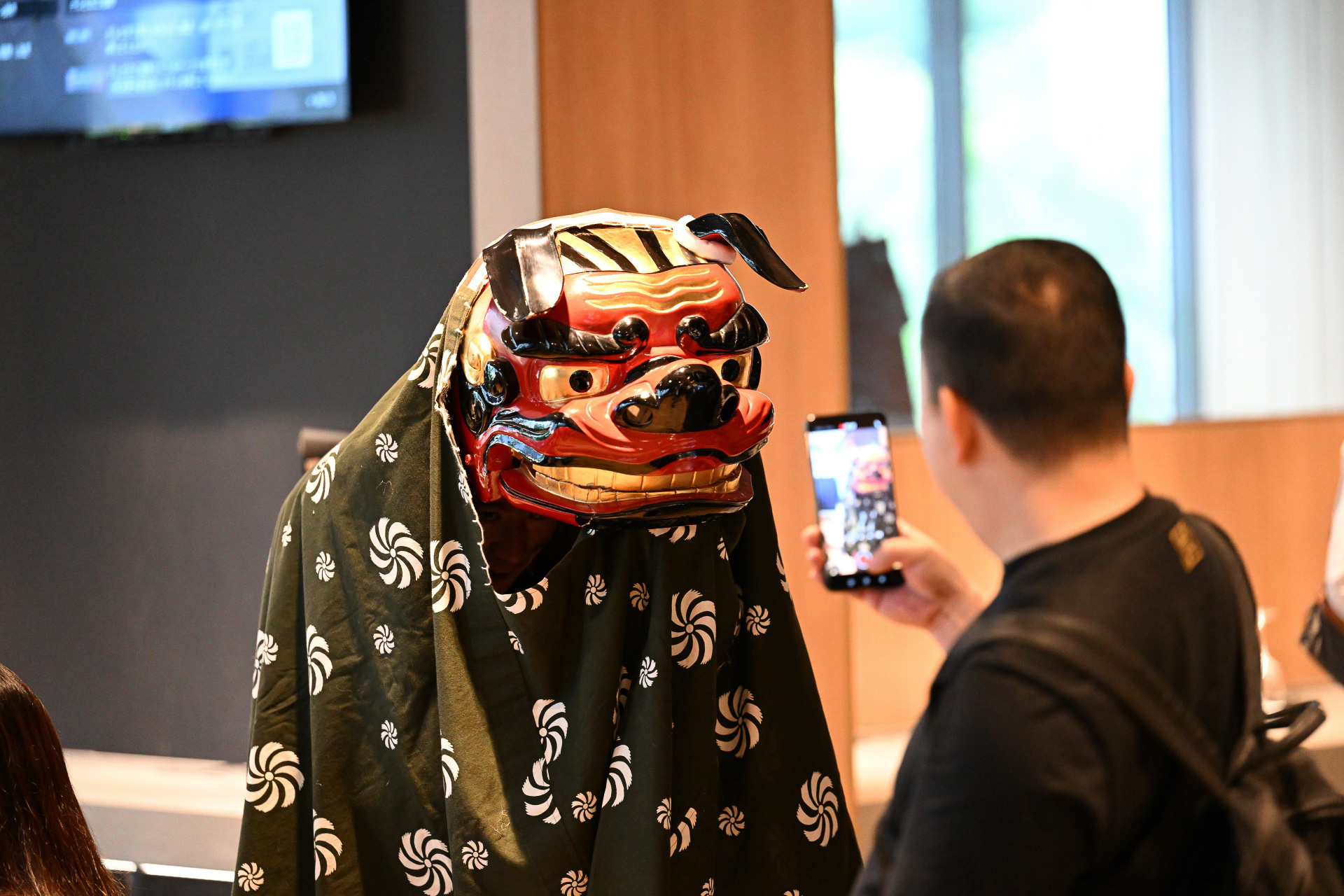 6月12日から新たに始まった「INTERGATE Welcome Performance」。大阪の伝統芸能などに触れることができるパフォーマンスだ