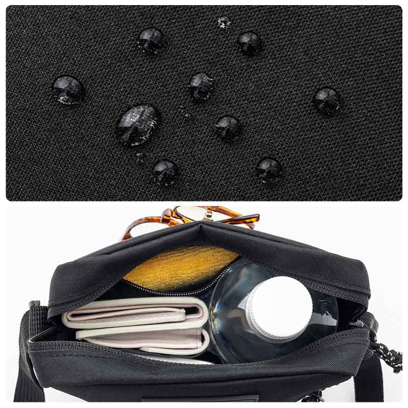 ファミリーマート限定のライトショルダーバッグ「AIGLE TOWN⇔OUTDOOR LIGHT SHOULDER BAG BOOK」は、コンパクトながら600mLペットボトルが縦に入る収納力で、撥水加工生地。サイズは約16×4.5×20.5cm（幅×奥行き×高さ）、ショルダーストラップの長さ128cm、チャームは白