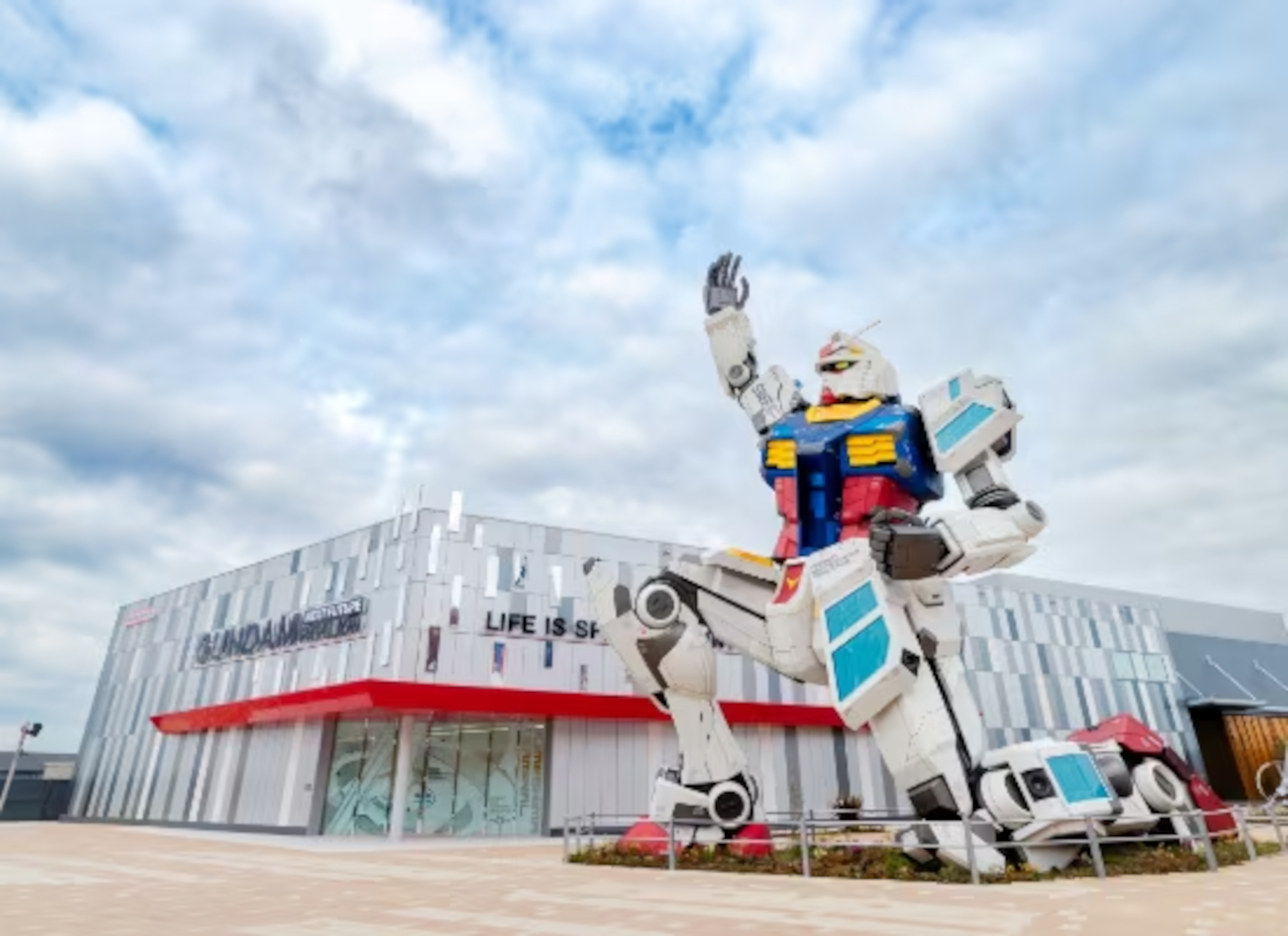 バンダイナムコホールディングスが出展しているパビリオン「GUNDAM NEXT FUTURE PAVILION」では、宇宙での暮らしやまだ実現していない科学技術を体験できる