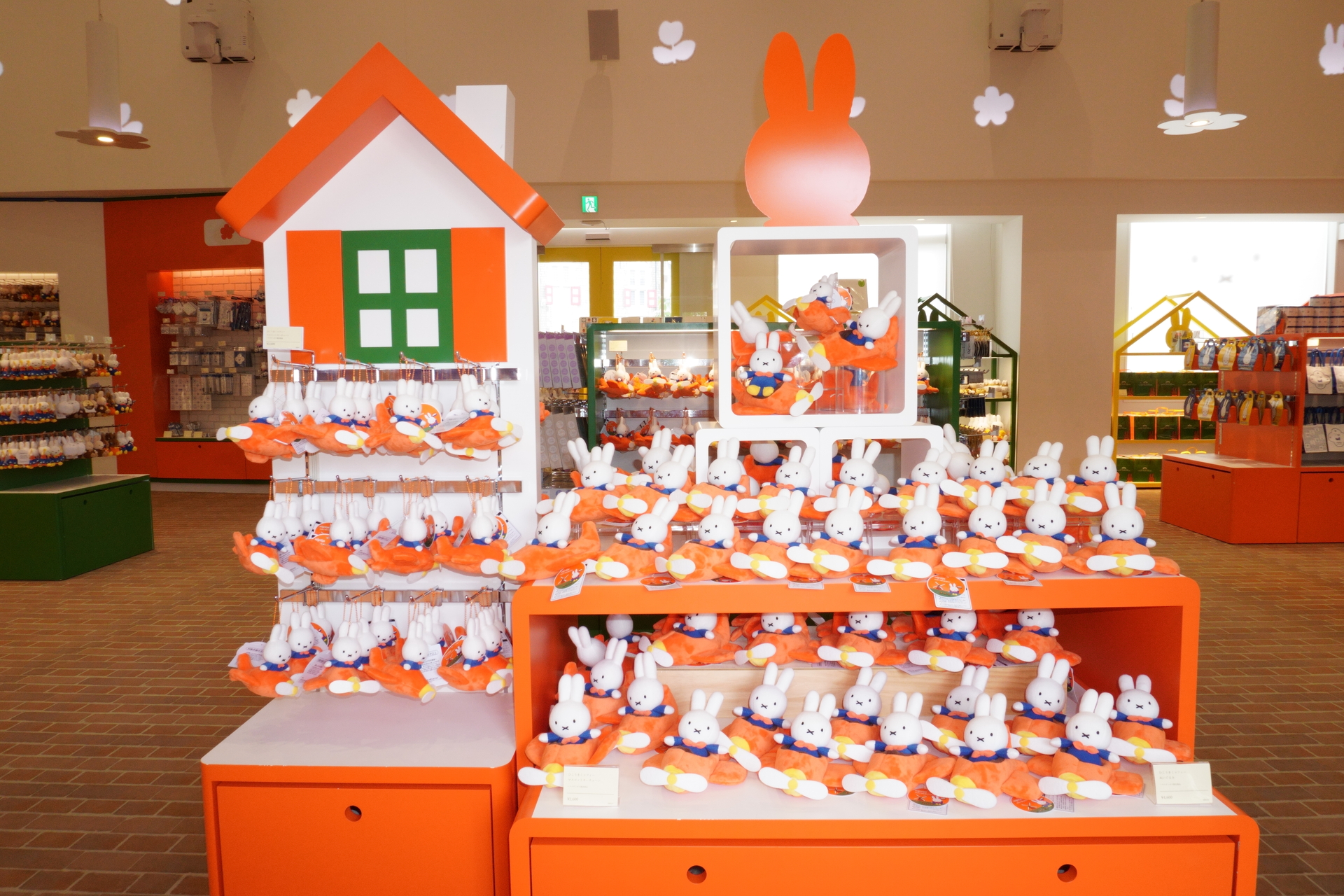 ミッフィー新エリアのグッズ・お土産ショップ2店舗を紹介