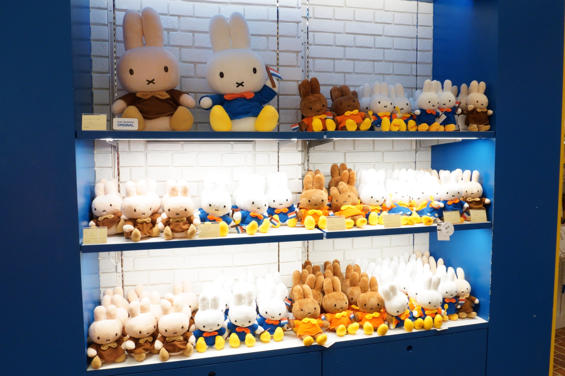 ハウステンボス限定カチューシャやマスコットもフルラインアップ