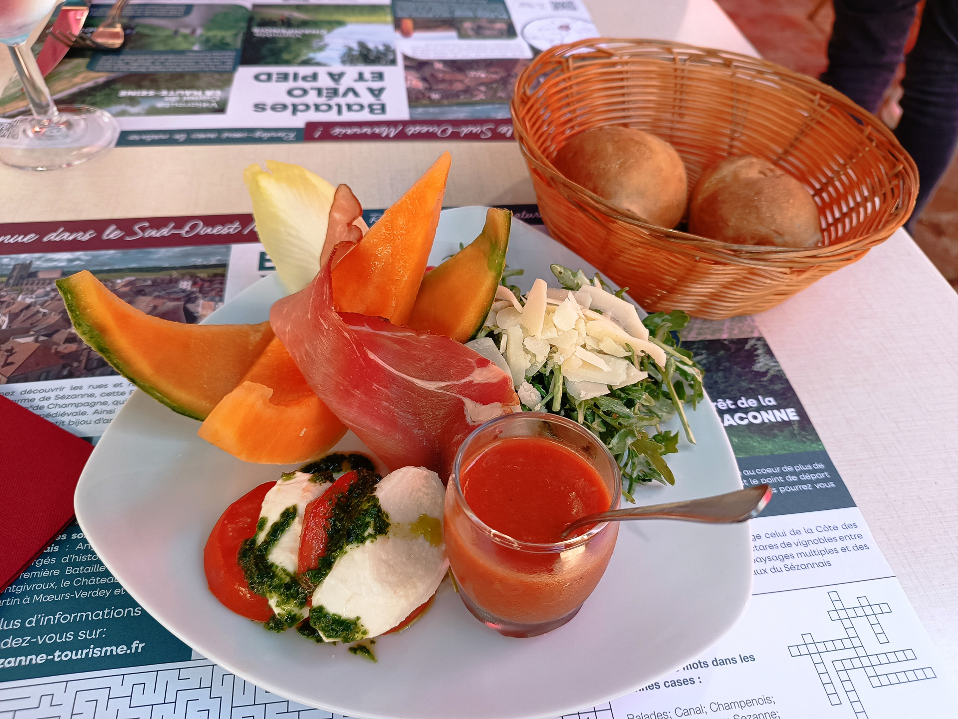 レストラン「Les Bistrophiles」