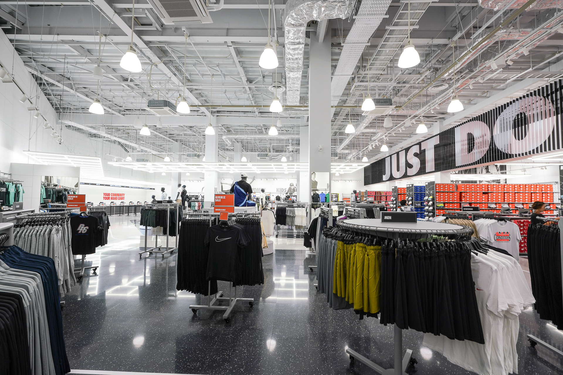 もちろんウェアも充実している