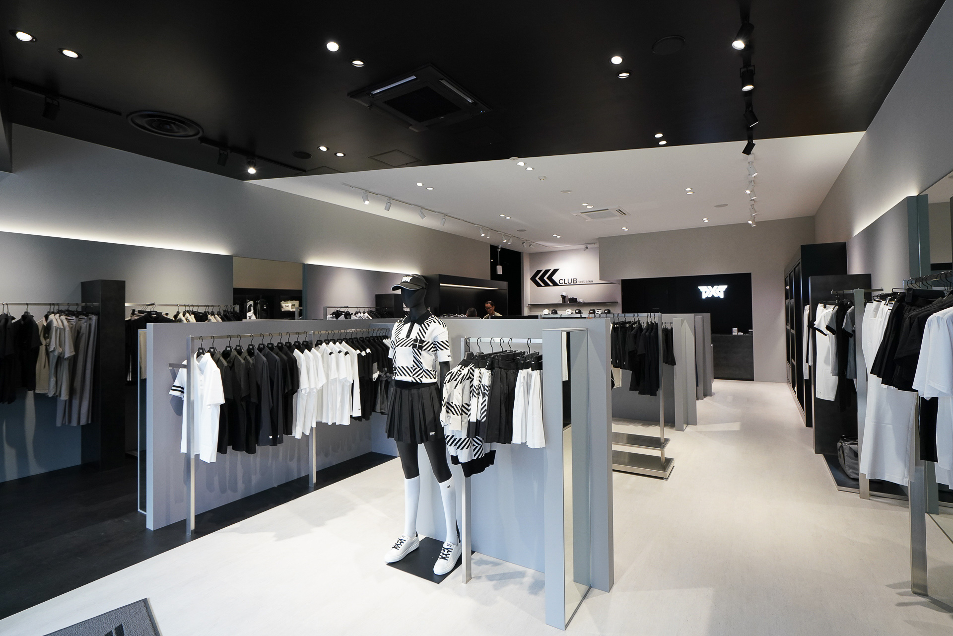 アメリカ発のゴルフブランド「PXG」は国内アウトレット初出店