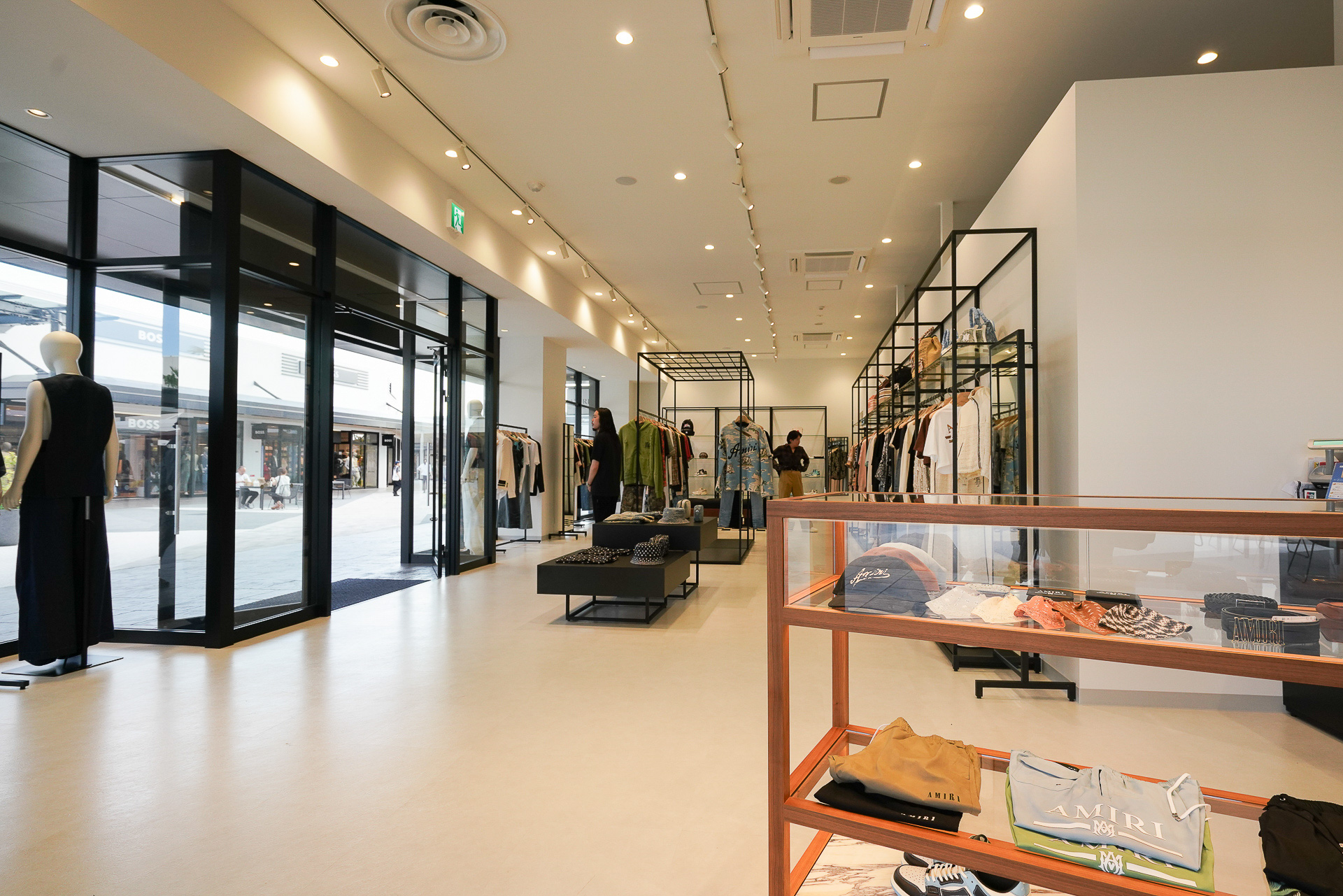 ロサンゼルスのファッションブランド「AMIRI」はアウトレット関東初出店