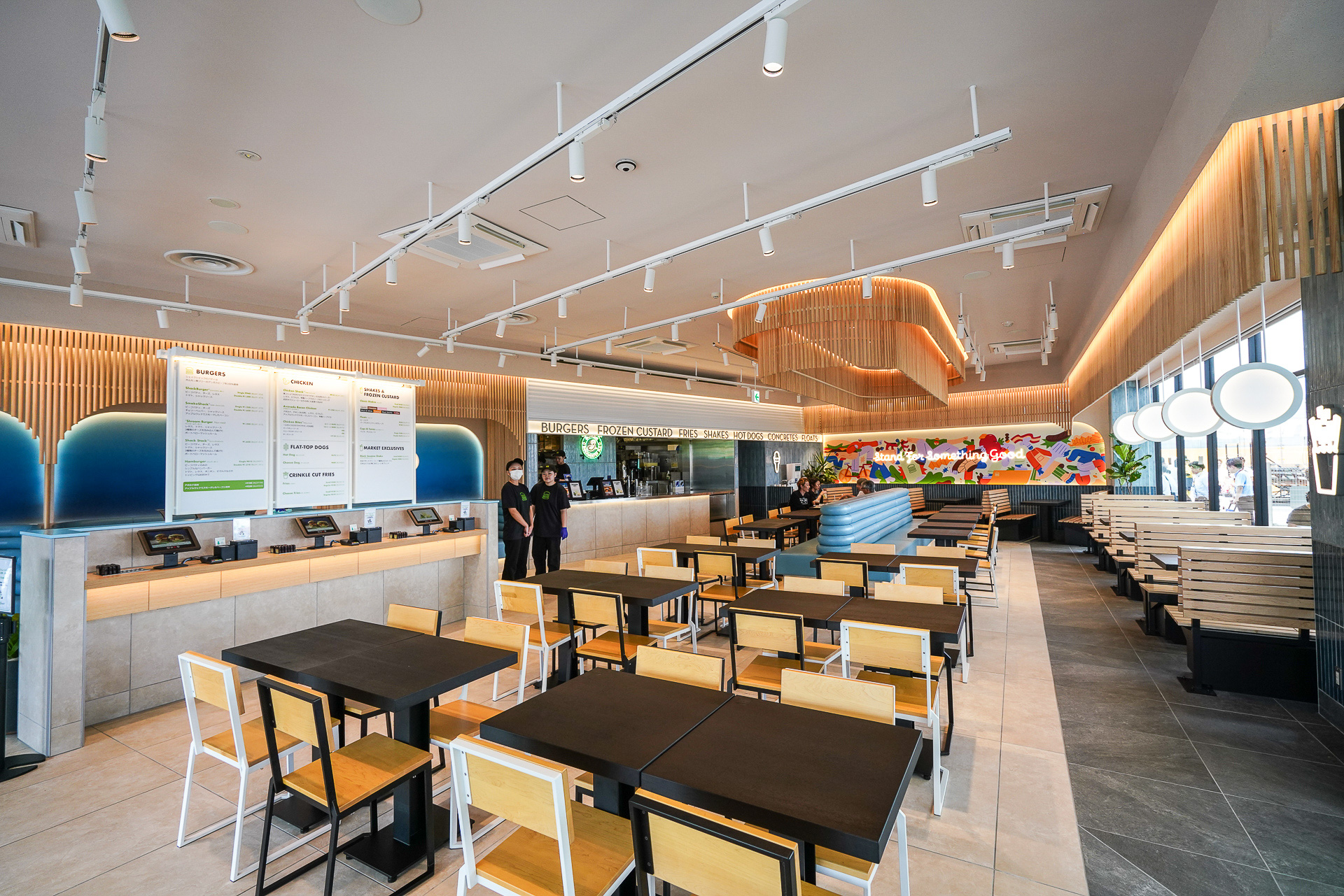ハンバーガーの「SHAKE SHACK」店内