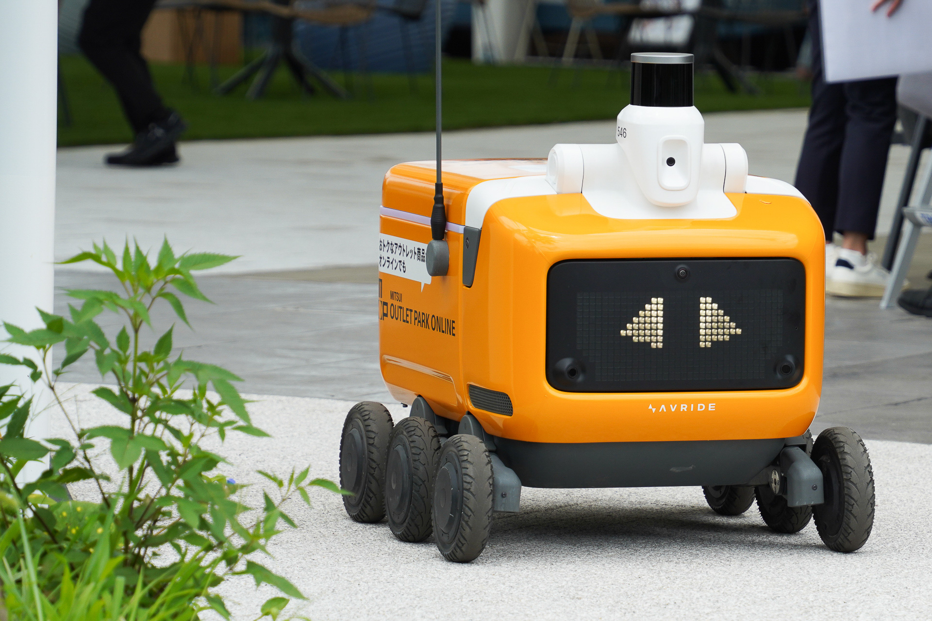 実証実験に使われる自動配送ロボット