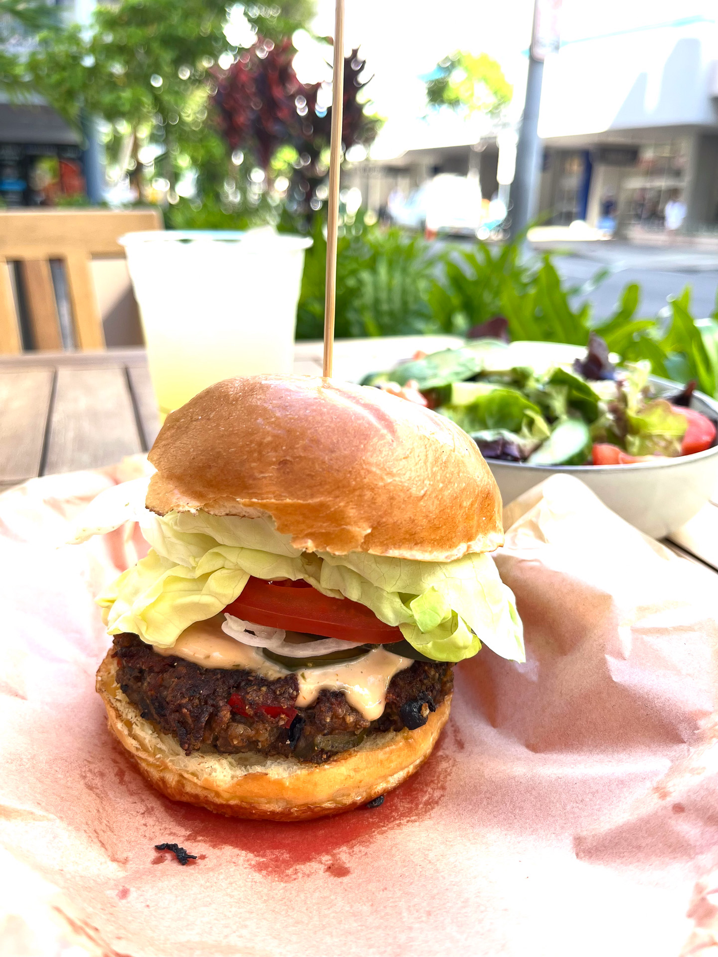 辛いもの好きなら旨みと辛みが共存するリングオブファイヤーバーガーを（19.99ドル）