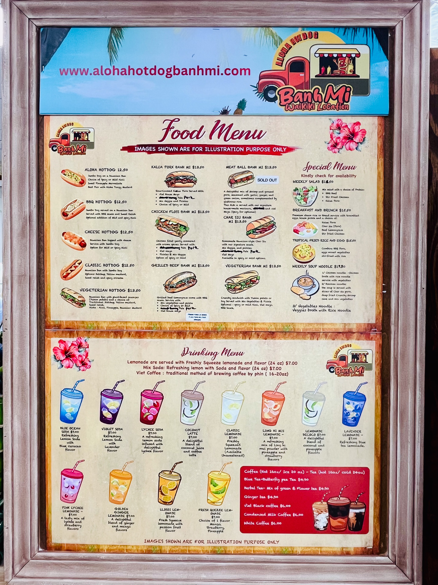 どれも美味しそうで迷う！　ホットドッグ、バインミー、ドリンクメニュー