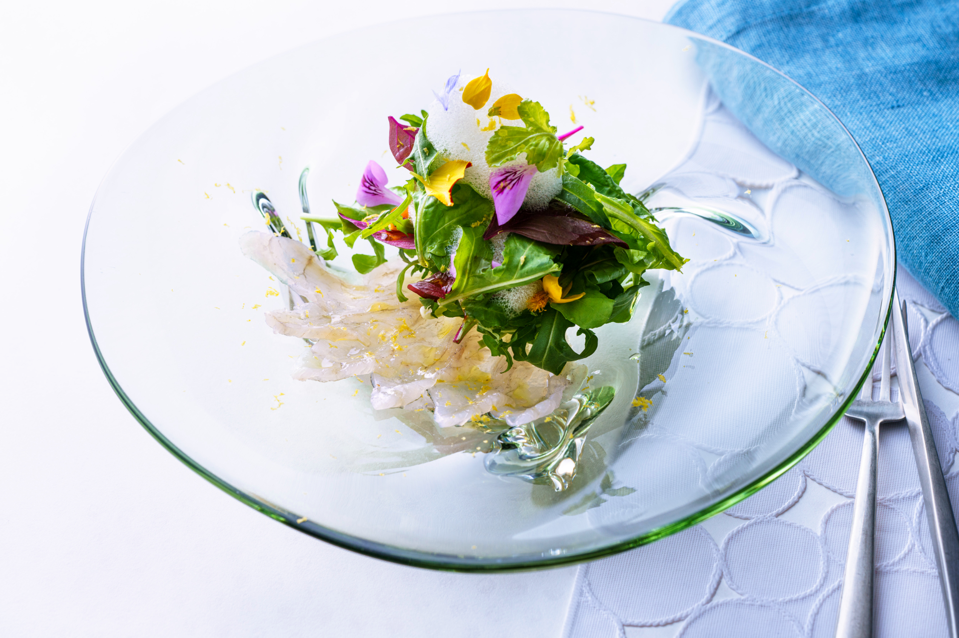 メインダイニング「OTTO SETTE SHIMONOSEKI」ではふぐを使ったイタリア料理のコースディナーを提供