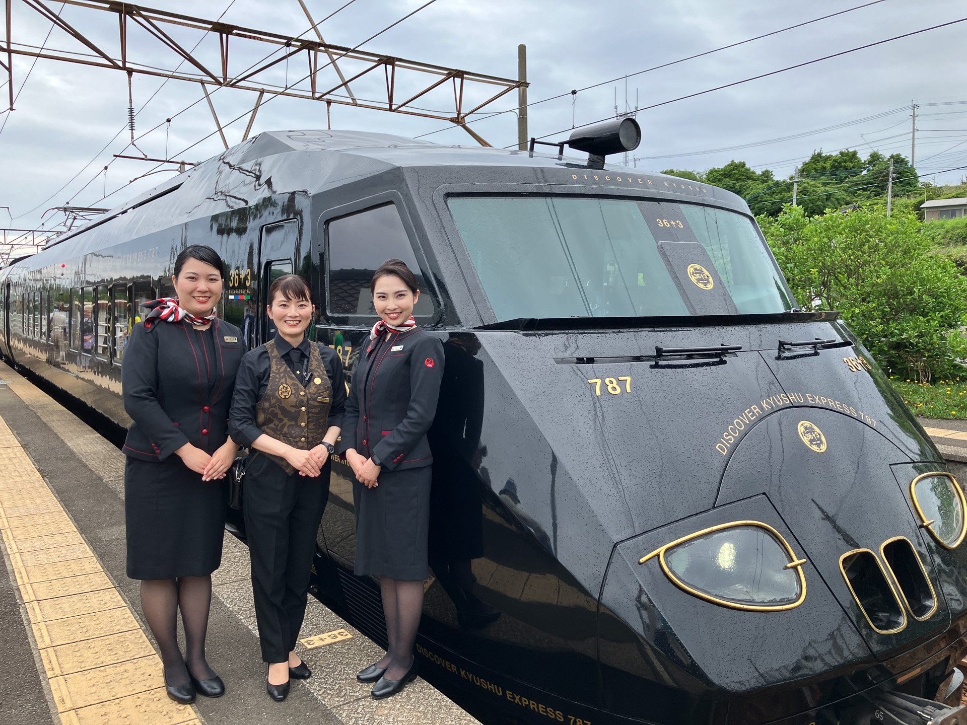 JALふるさとアンバサダーに地域の取り組みを聞いた。回答者はふるさとアンバサダーの長田佳子さん（左）と吉田瑞穂さん（右）