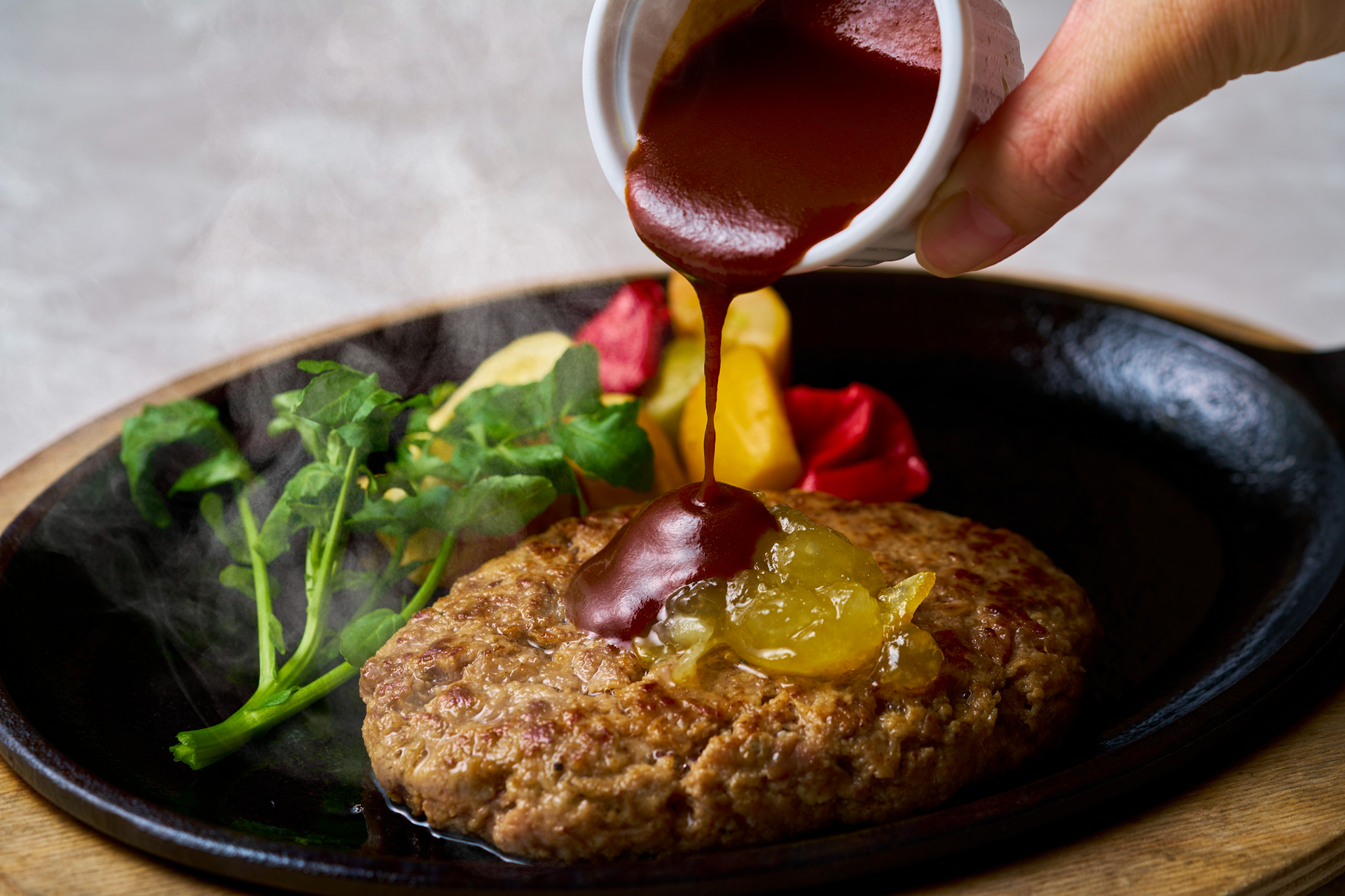 選べるメイン「ニューアカオ特製ハンバーグ」