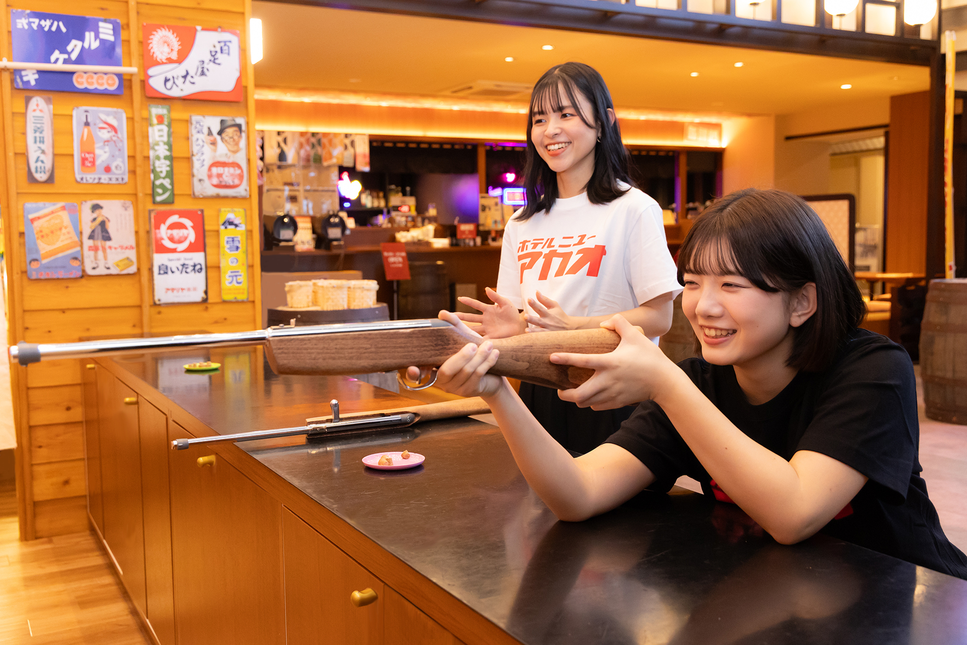 日帰り温泉のタオルバッグに“アヒルが入っていたら当たり”の運試し。縁日コーナーの「射的」または「ジェラート」をプレゼント