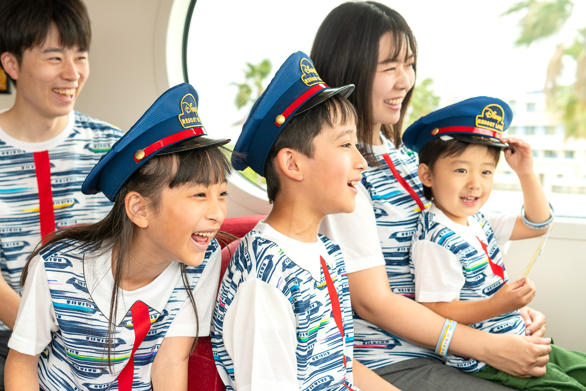 ディズニーリゾートラインが「リゾートライナー貸切乗車券」の抽選販売を行なう