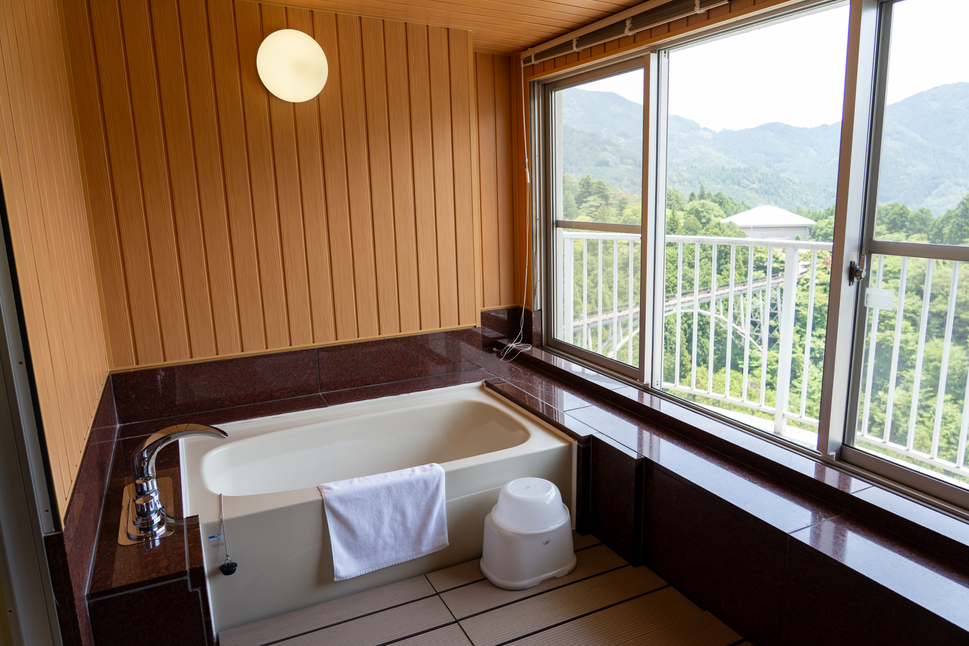 景色を楽しめるお風呂も