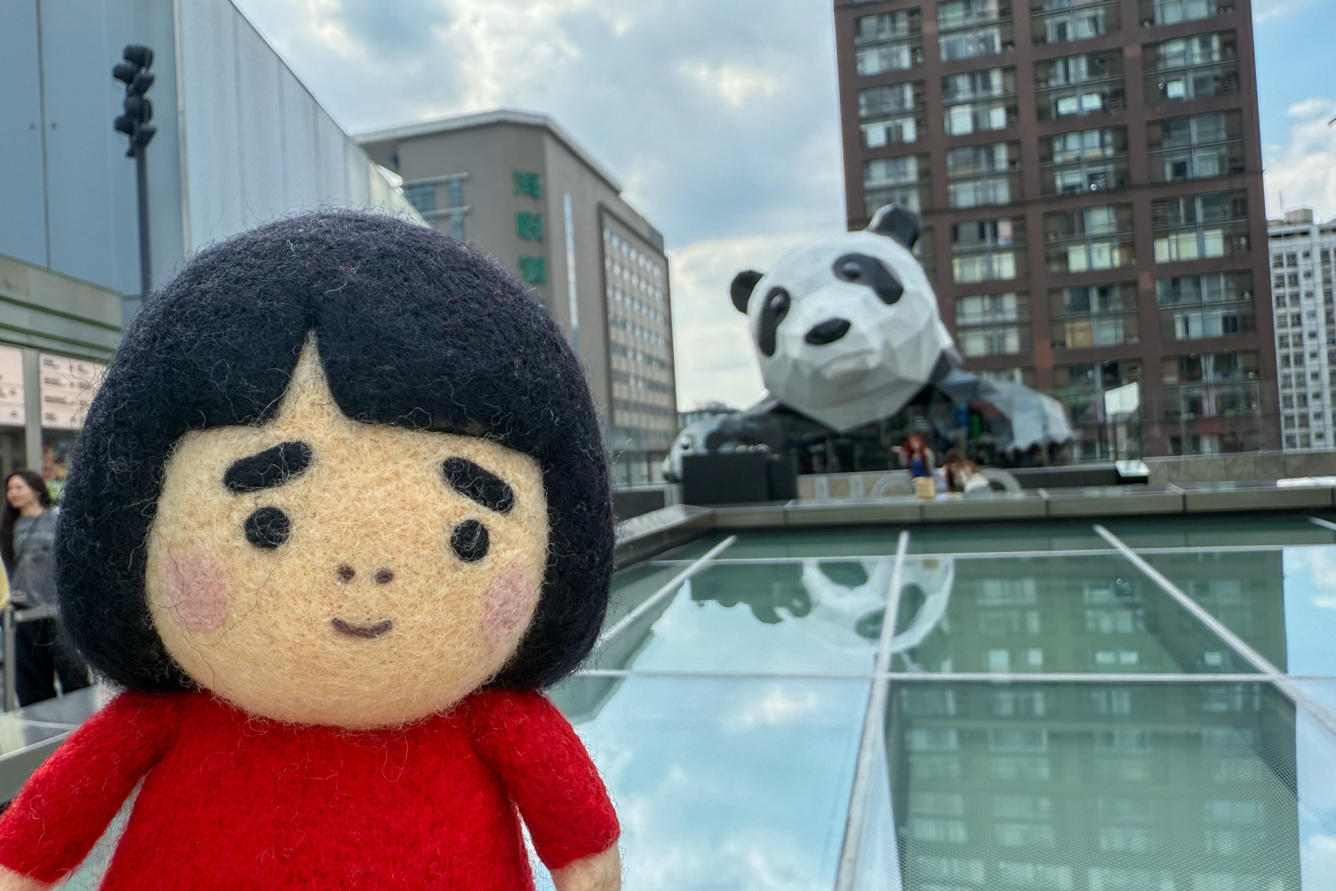 7階まで上がると巨大パンダの顔とご対面できます。ここは人気のフォトスポット