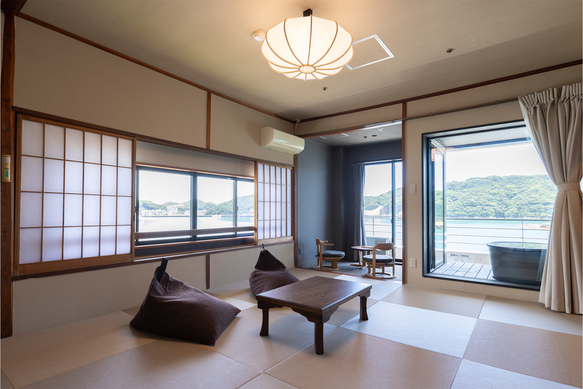 和ベッドルームの露天風呂付客室など、ほぼすべての客室がオーシャンビュー