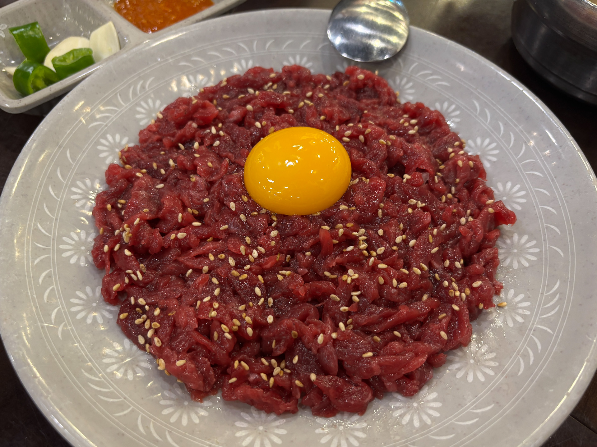 熟成肉の柔らかユッケ