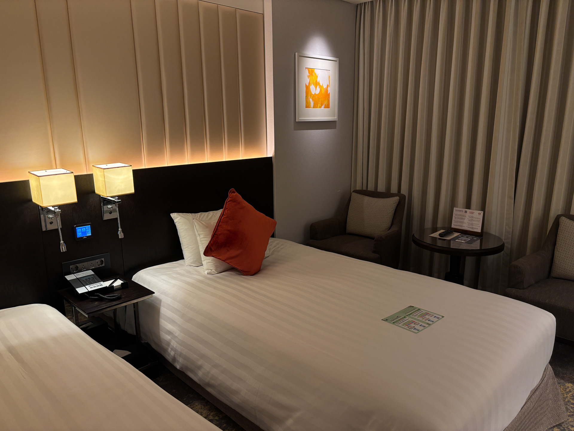 バストイレ別の清潔な客室