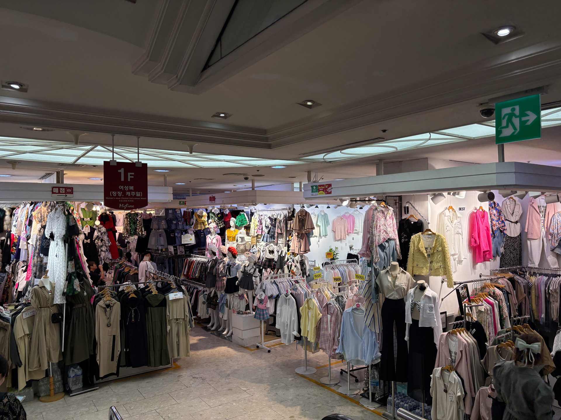 激安の殿堂、東大門のシンボル的存在のミリオレ