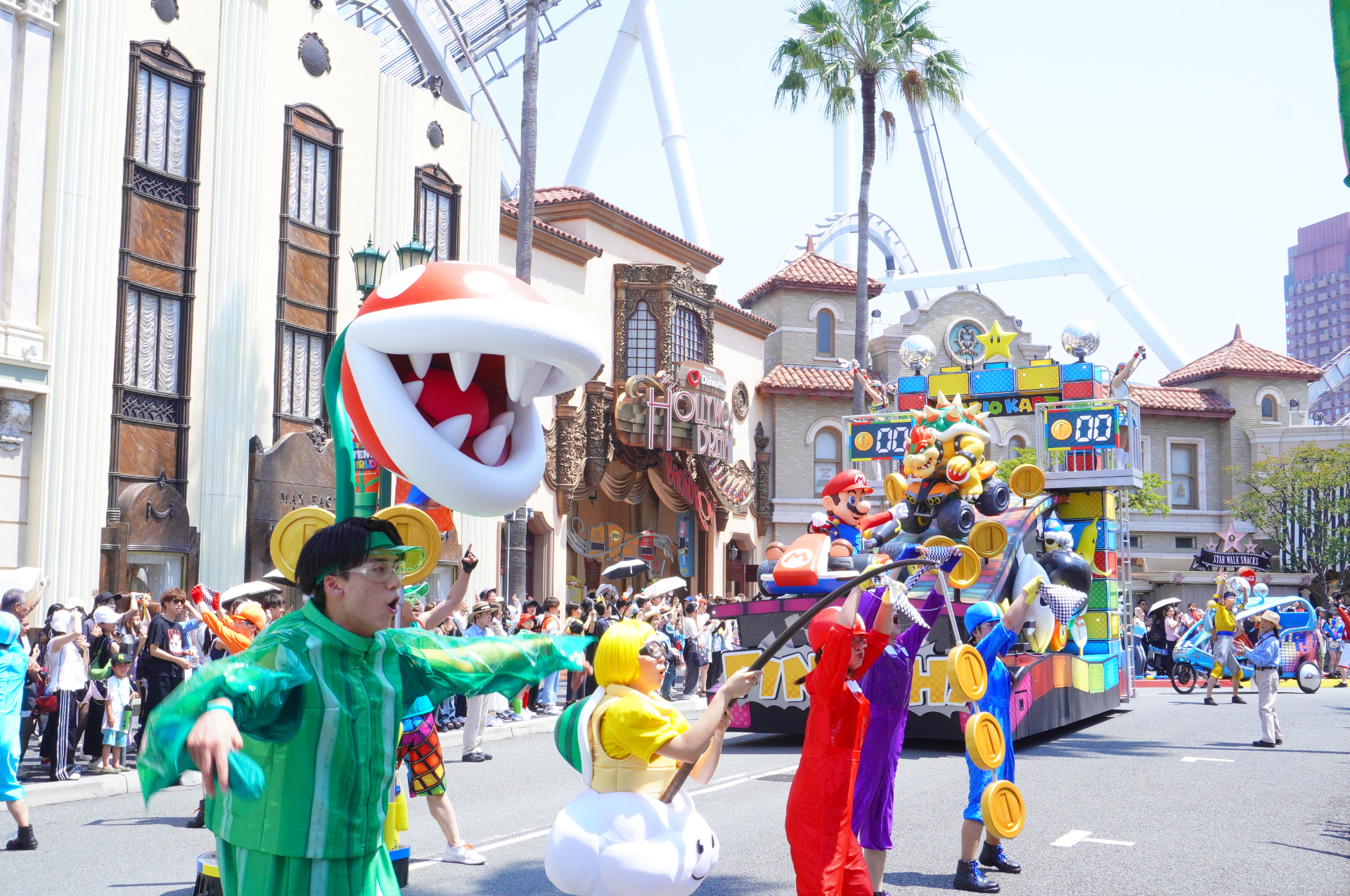 ハローキティ→ピーナッツ→ミニオン→セサミストリート→SING→マリオと仲間たち→ポケモンの順でフロートが登場