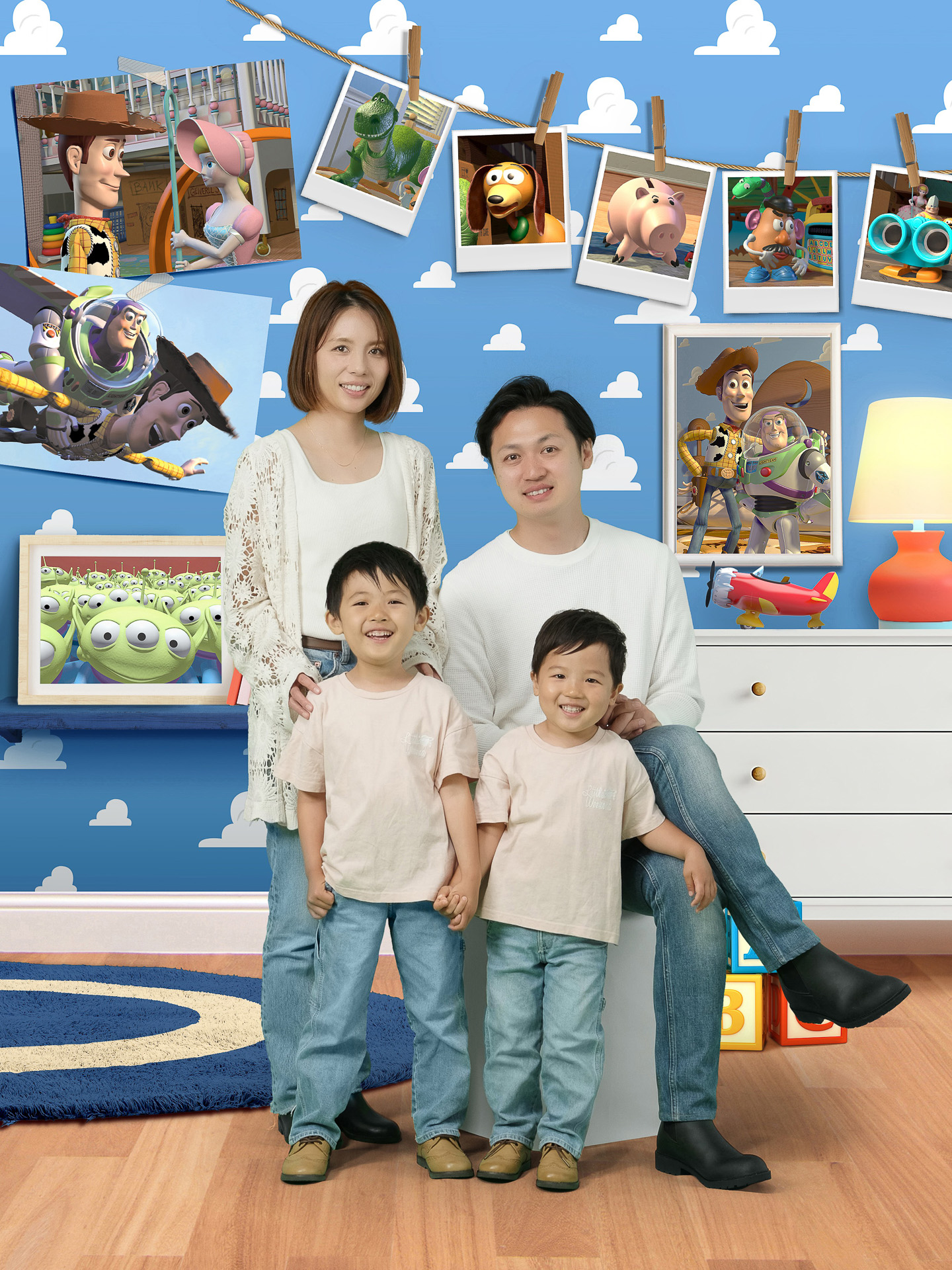 スタジオアリスでは作品らしさあふれる背景で記念撮影できる