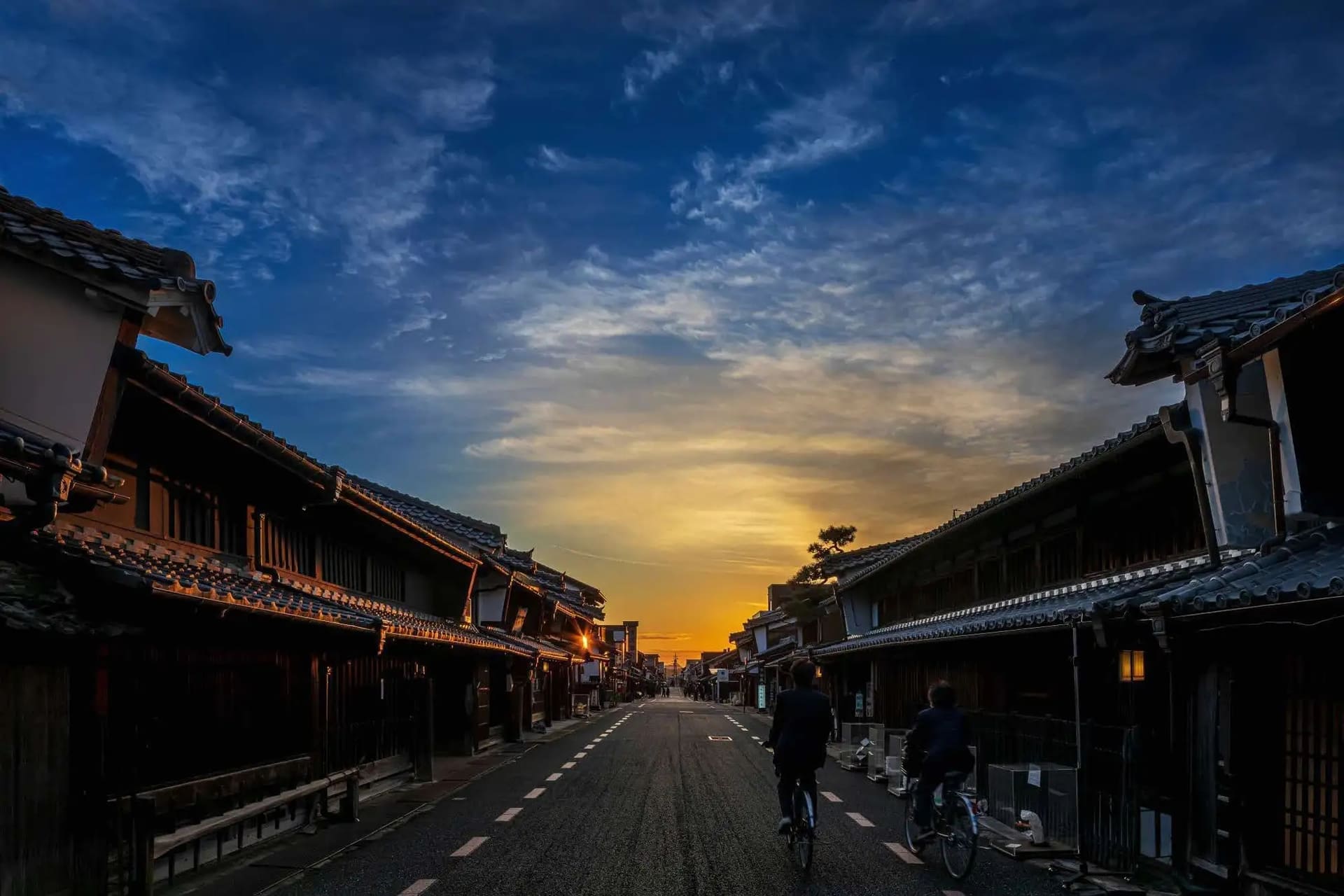 11月7日出発分のみ2日目は「うだつの上がる町並み」へ