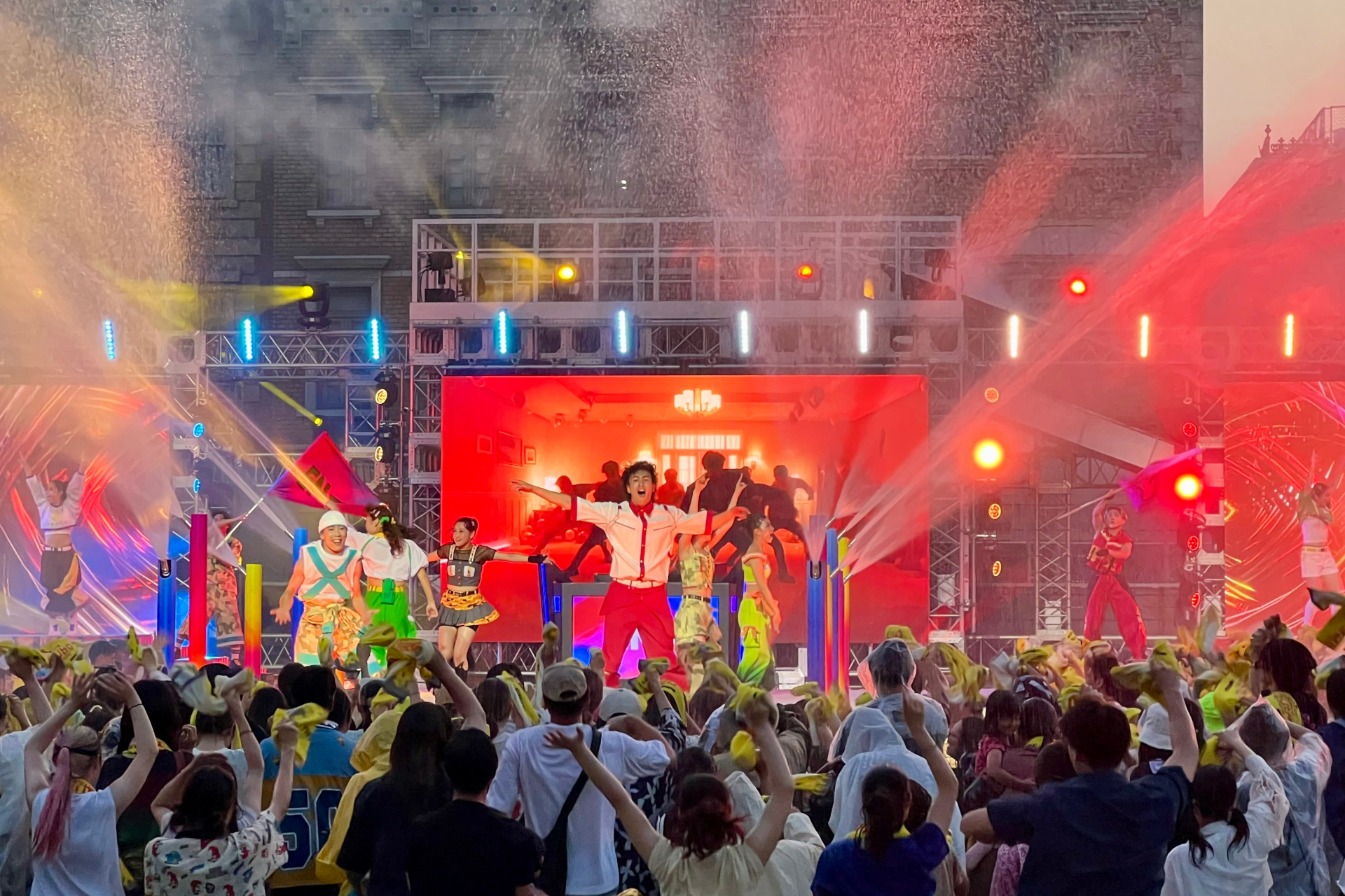 夜ユニバで盛り上がる「NO LIMIT! サマーダンスナイト with HYBE JAPAN」をひと足早く見てきた！