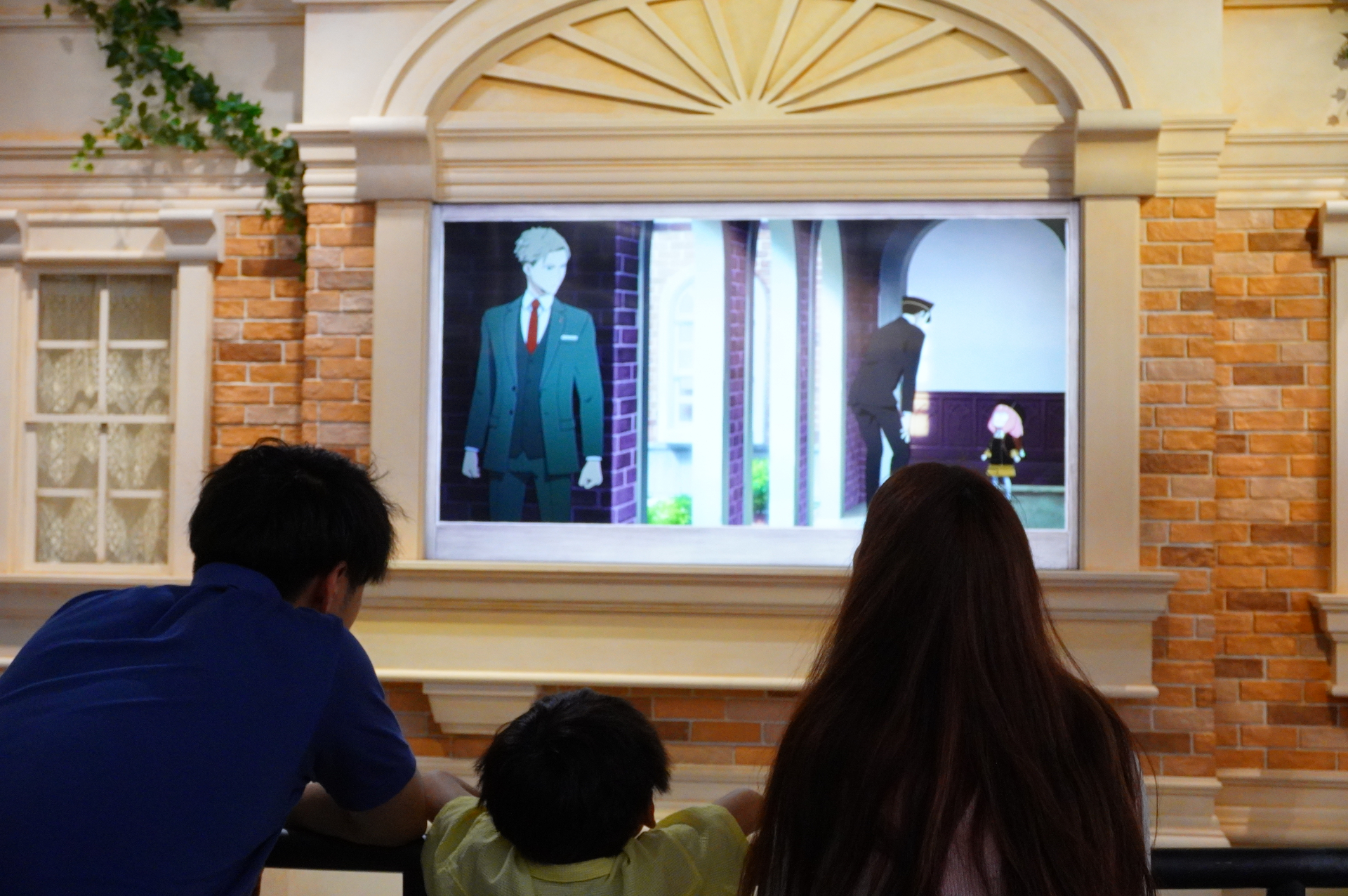 最初はプレショーから始まり、奥へと進んだ先でライドに乗り込み、XRゴーグルを装着して出発となる