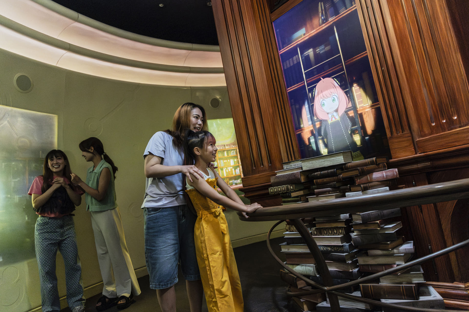 最初はプレショーから始まり、奥へと進んだ先でライドに乗り込み、XRゴーグルを装着して出発となる