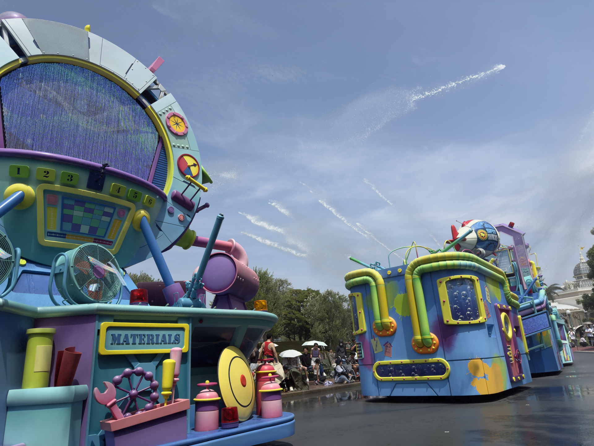 暑さを吹き飛ばすため何度もスプラッシュ！