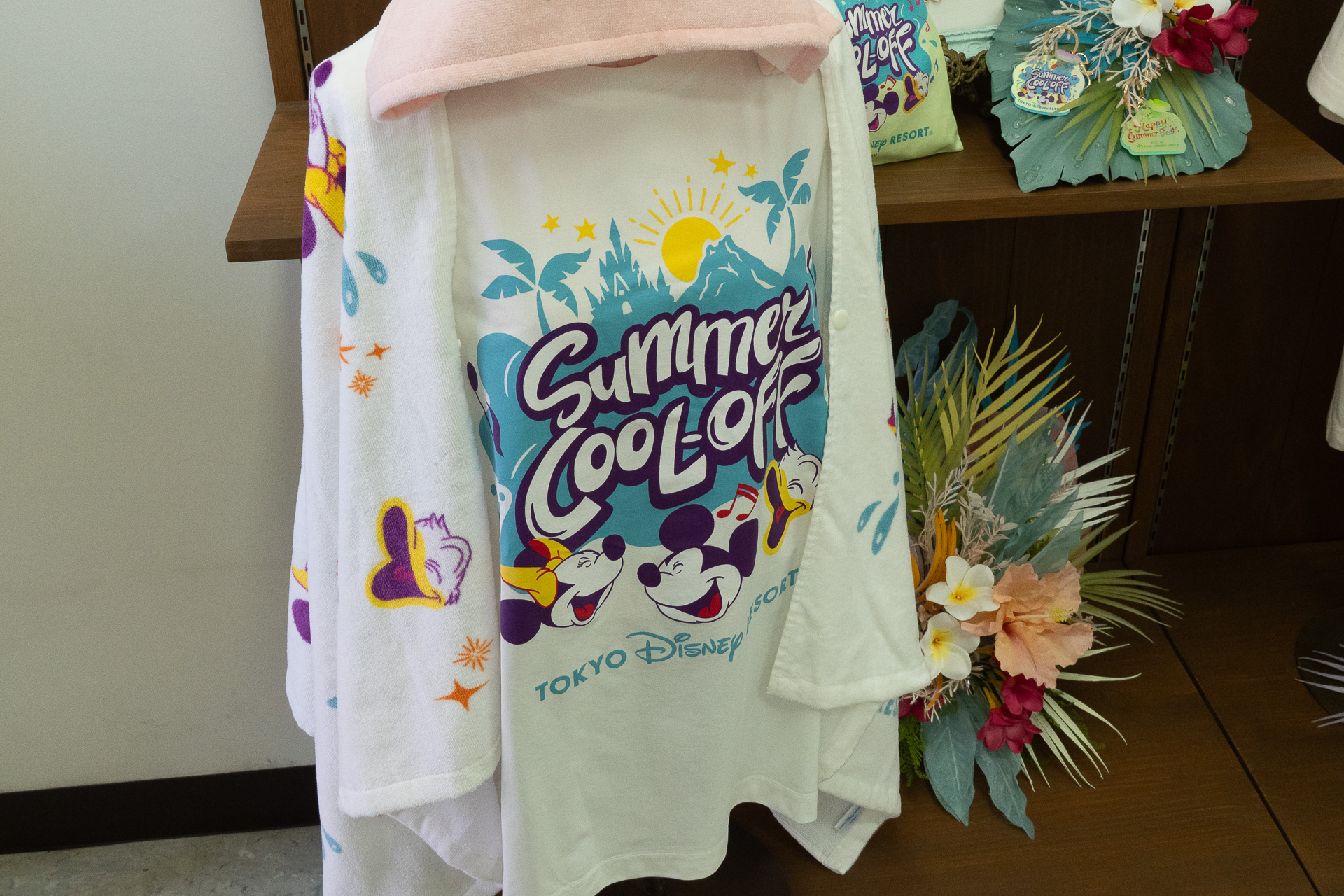 「Tシャツ」（ワンサイズ、4500円）