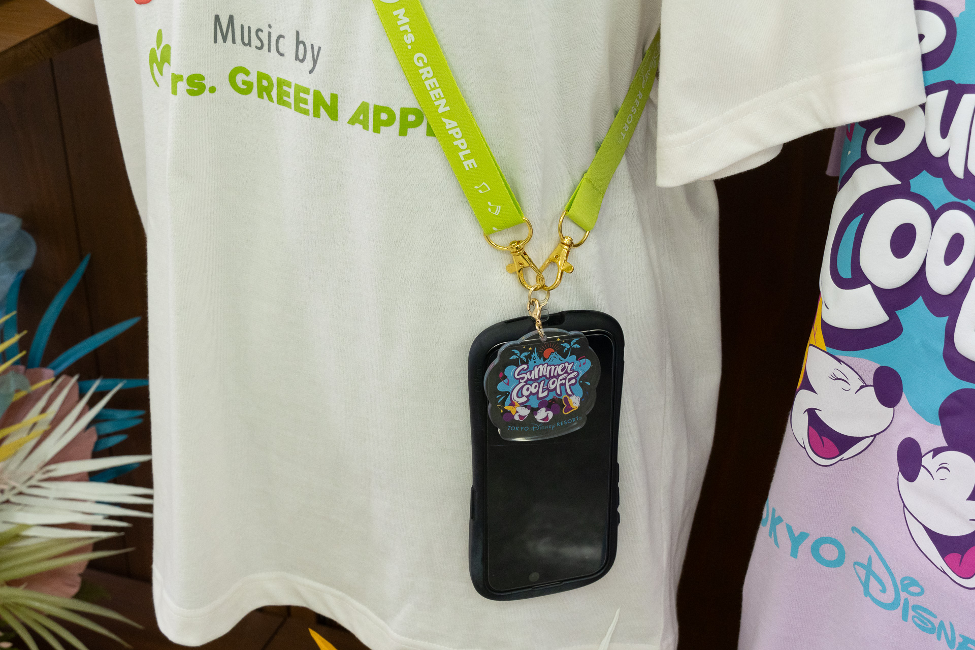 「スマートフォンアクセサリー」（2000円）