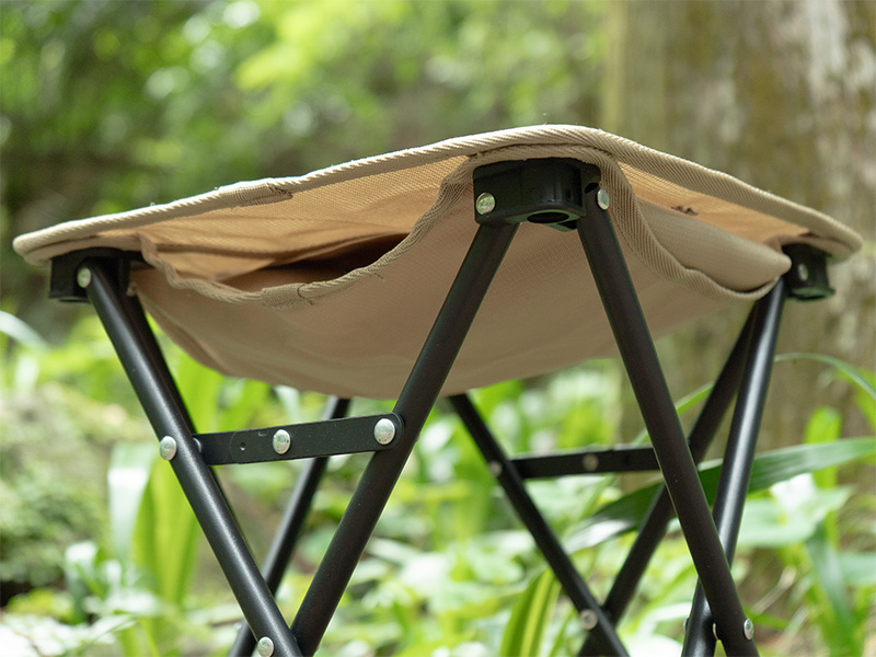 収納バッグの保管に便利な座面下ポケット