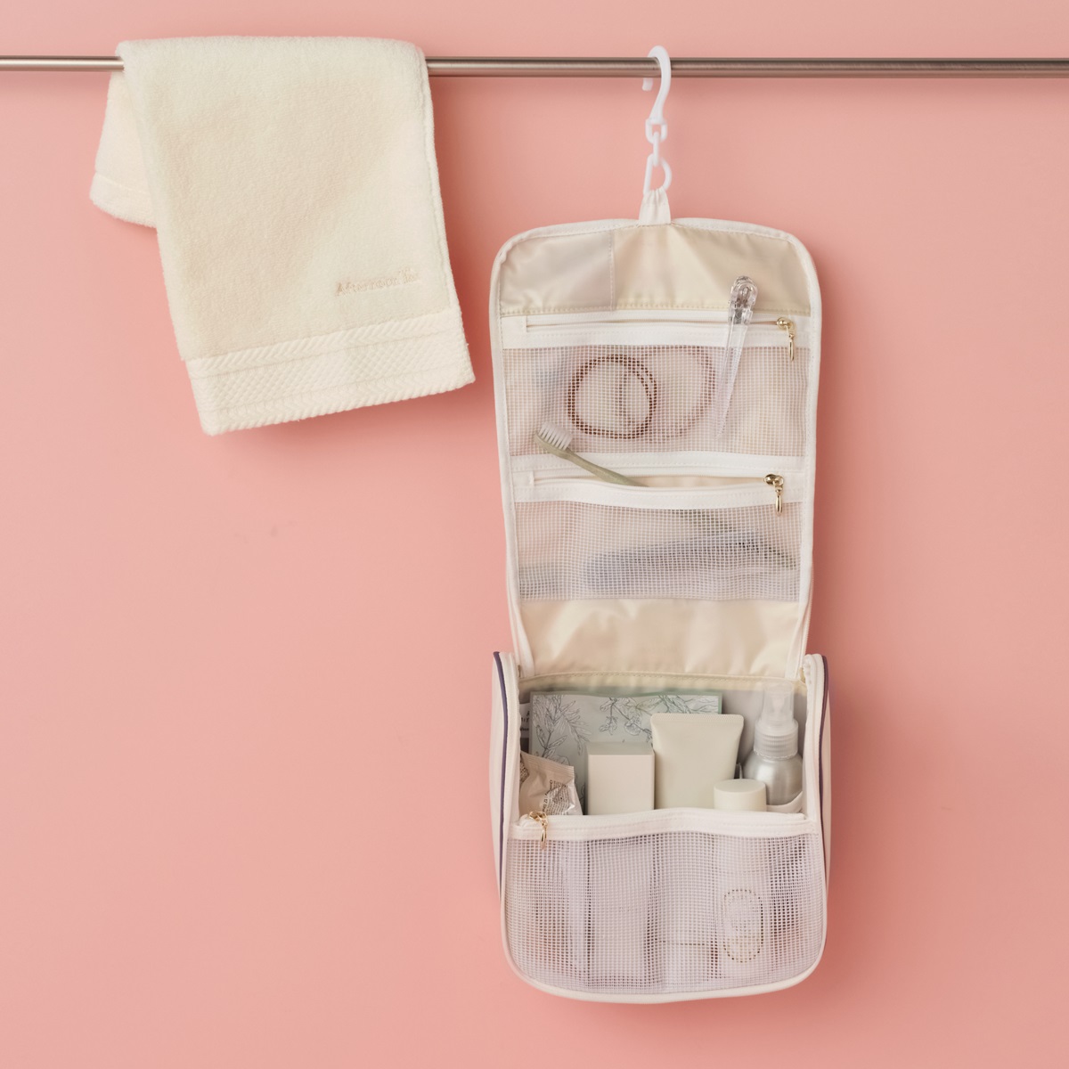 中身が見やすく、吊るした使い方が可能