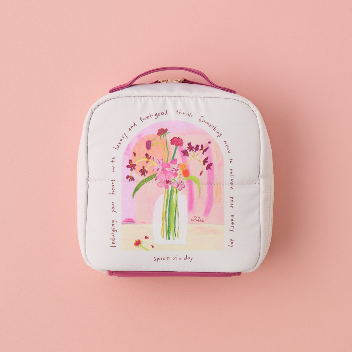 そのままメイクポーチ（4180円）