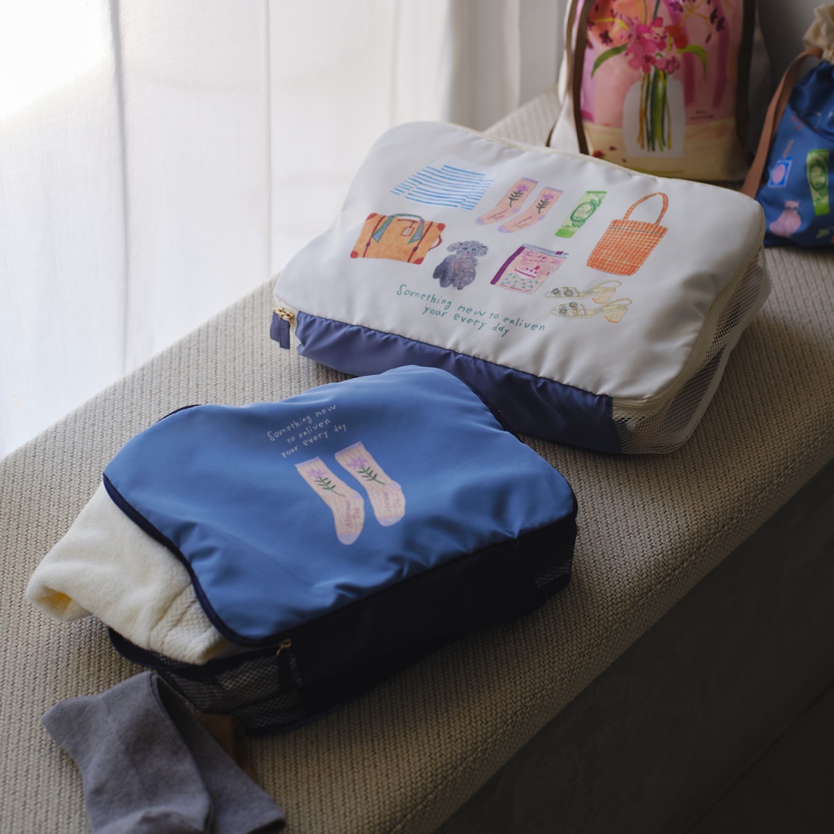 巾着セット（右）、クロスケースセット（左）