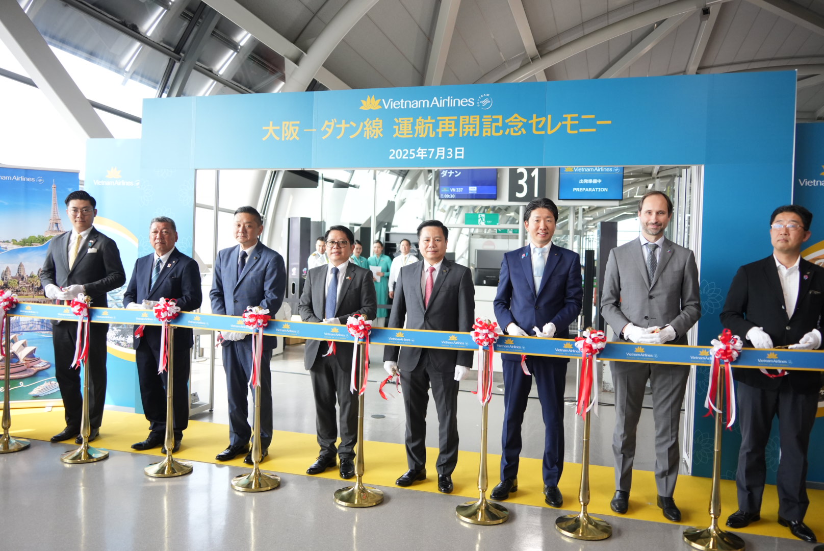 運航再開を記念して関西国際空港でセレモニーを実施