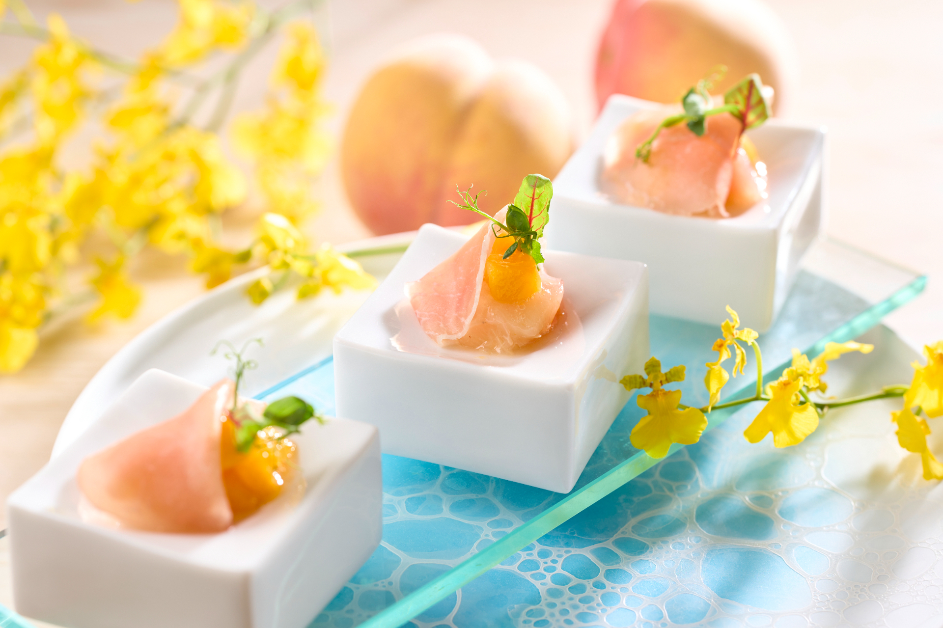 生ハムと白桃の取り合わせ