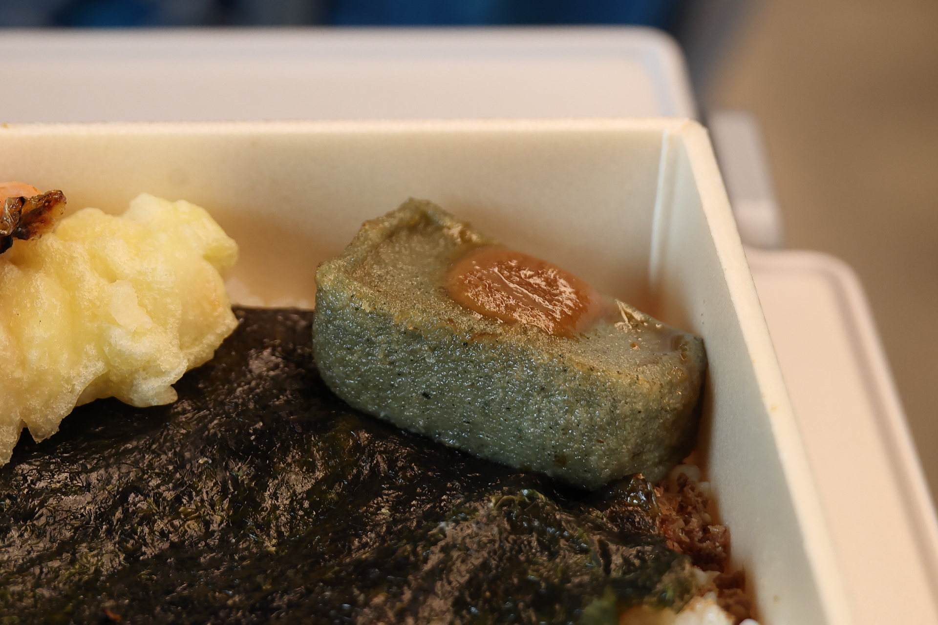 もっちりとした食感が楽しいよもぎ麩の田楽