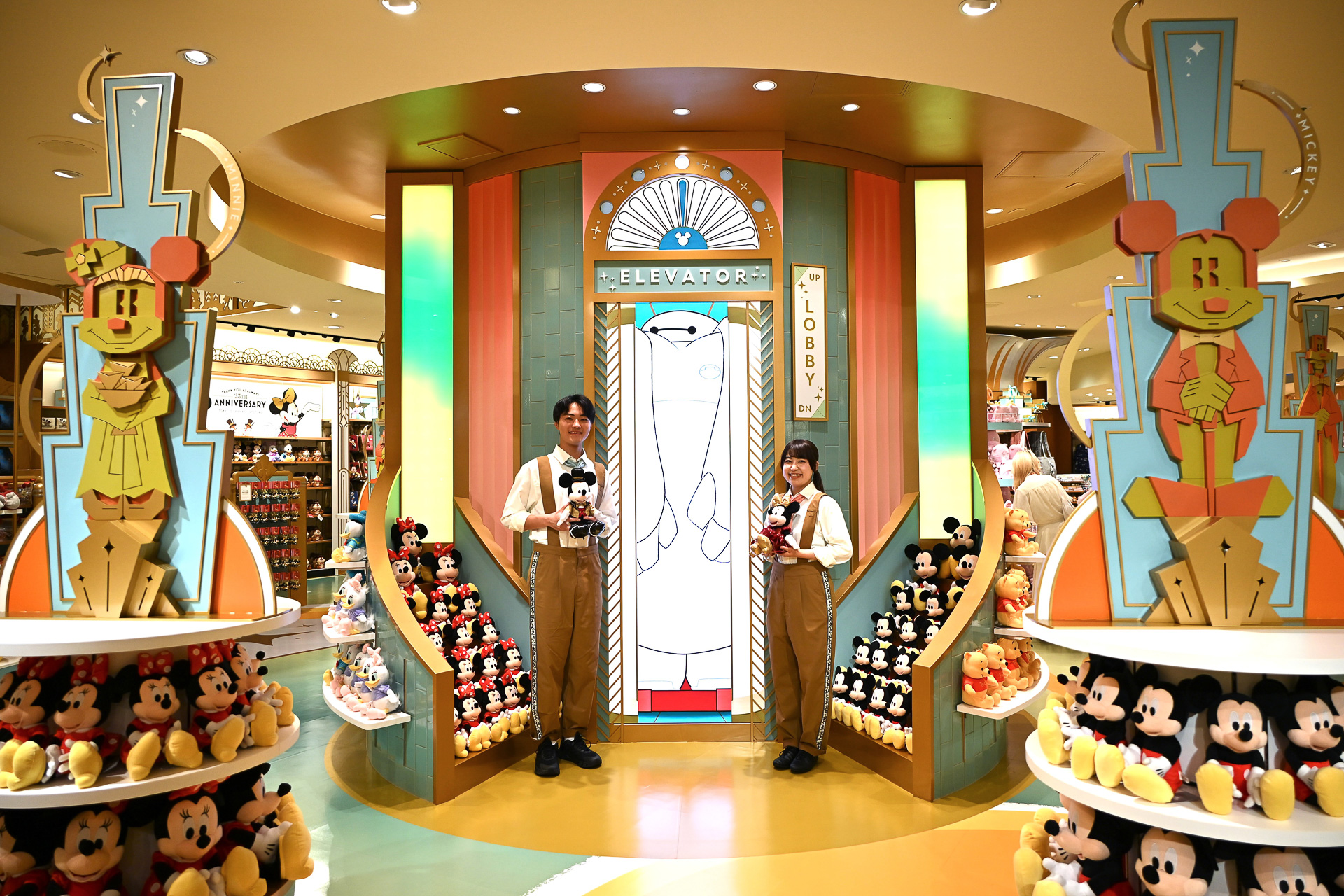 開業25周年を迎える「ディズニーストア 東京ディズニーリゾート店」がリニューアルオープンする