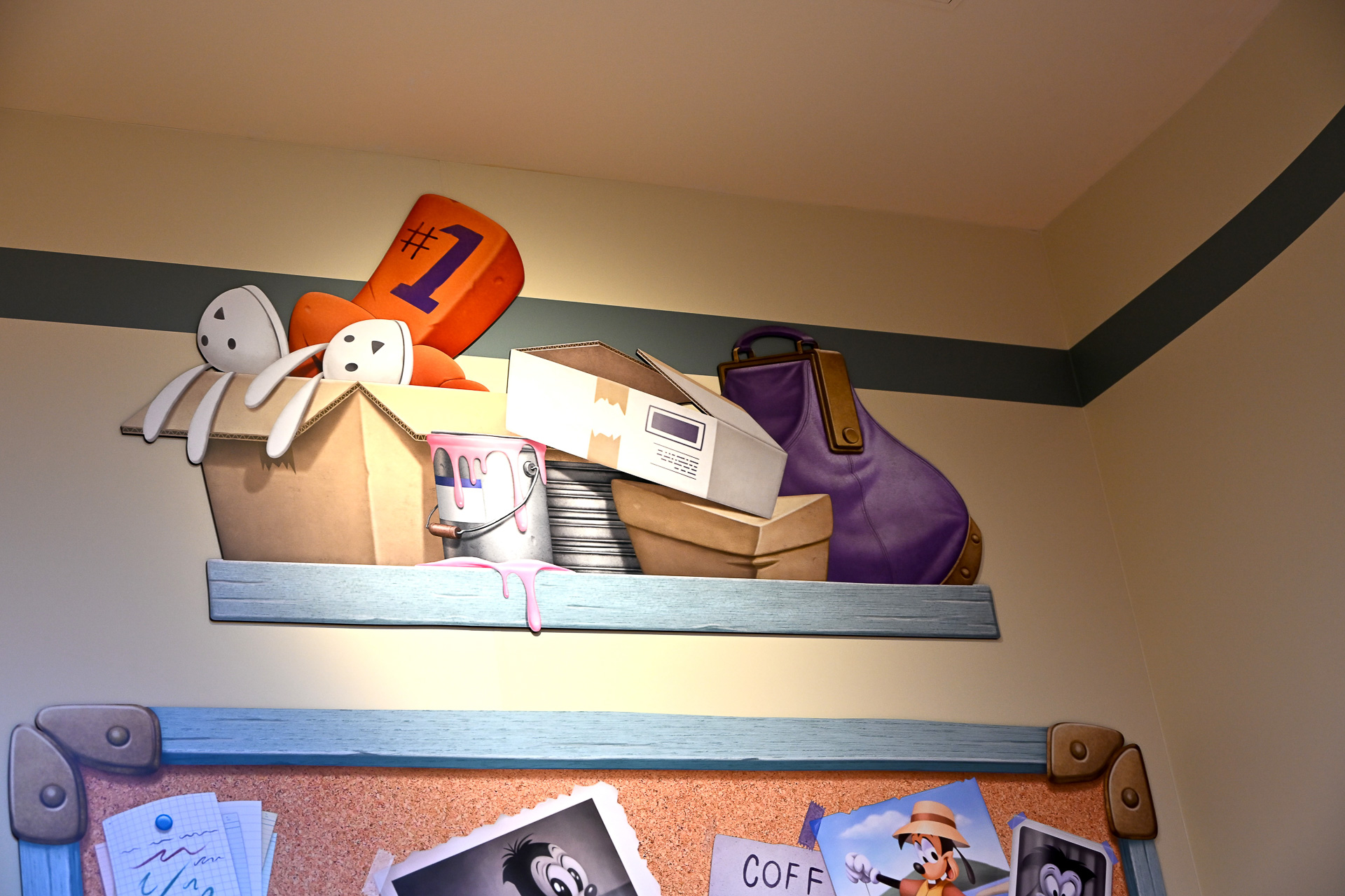 グーフィー愛用のおなじみ・ウサギモチーフのスリッパも発見