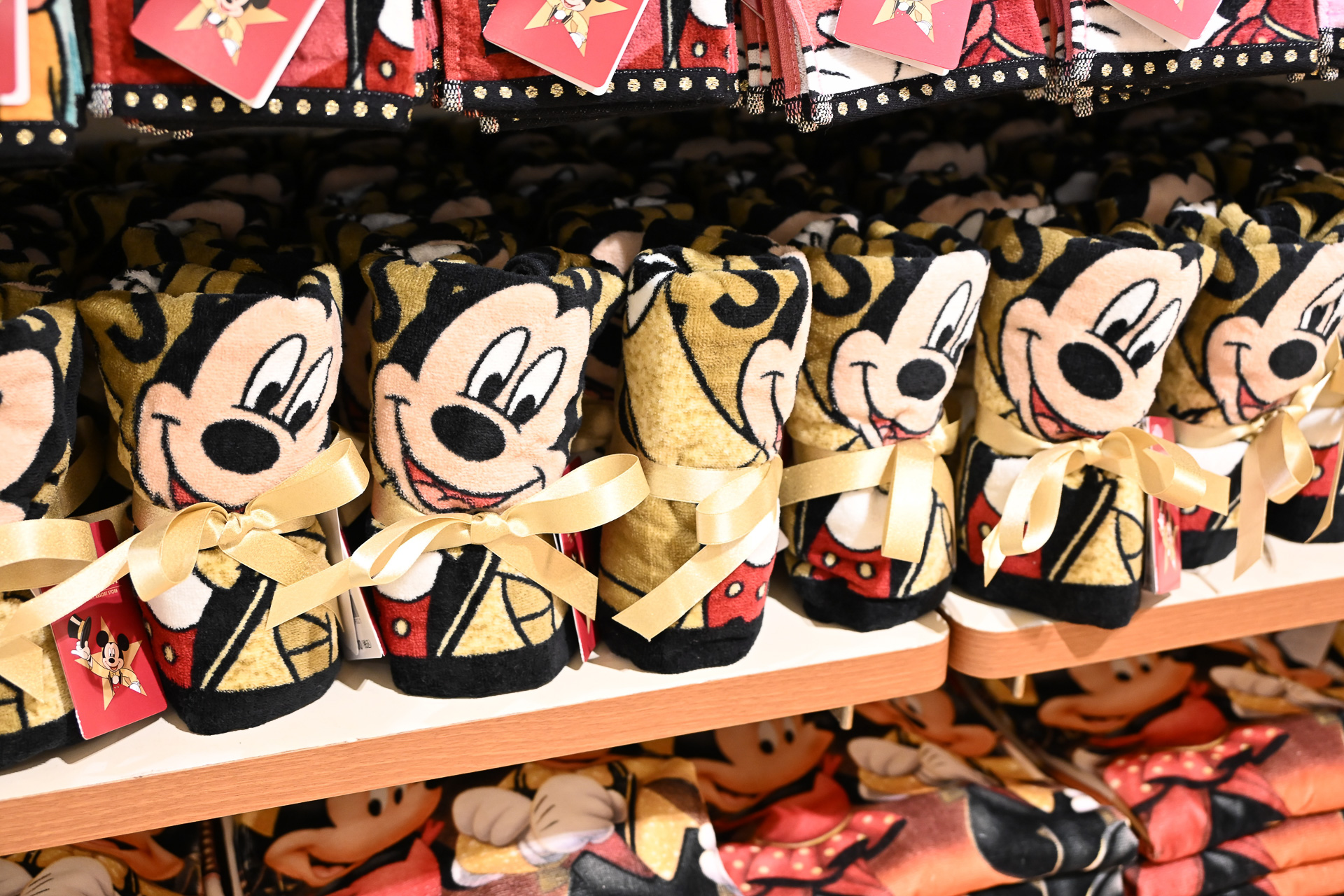 「フェイスタオル」（1800円）