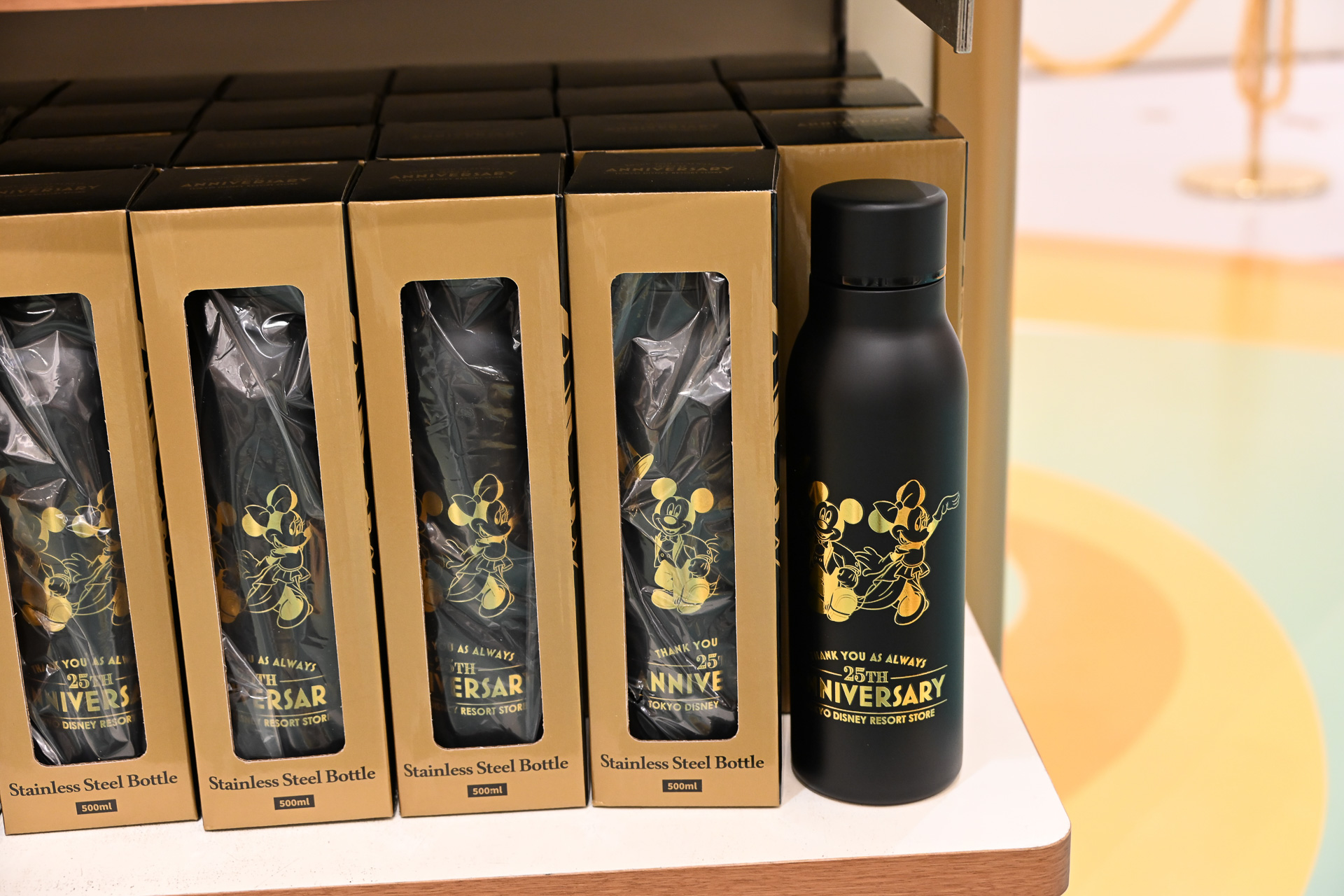 「ステンレスボトル ホワイト」（3300円）